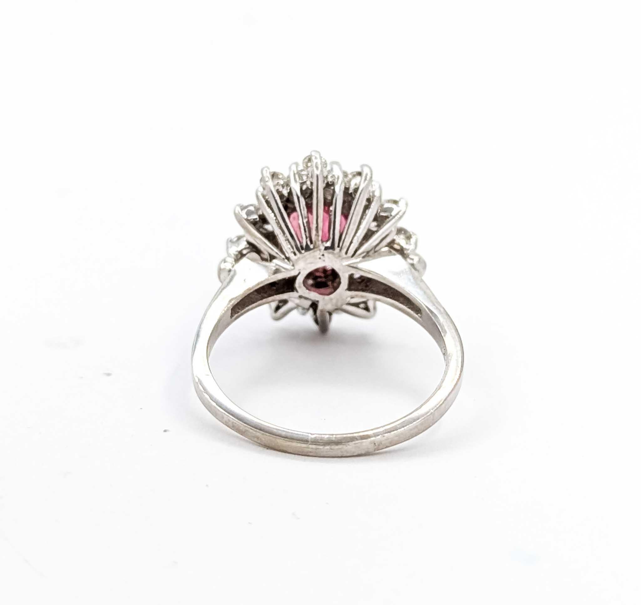 Anillo de Oro Blanco de 14 K con Turmalina Rosa y Diamante en venta 5