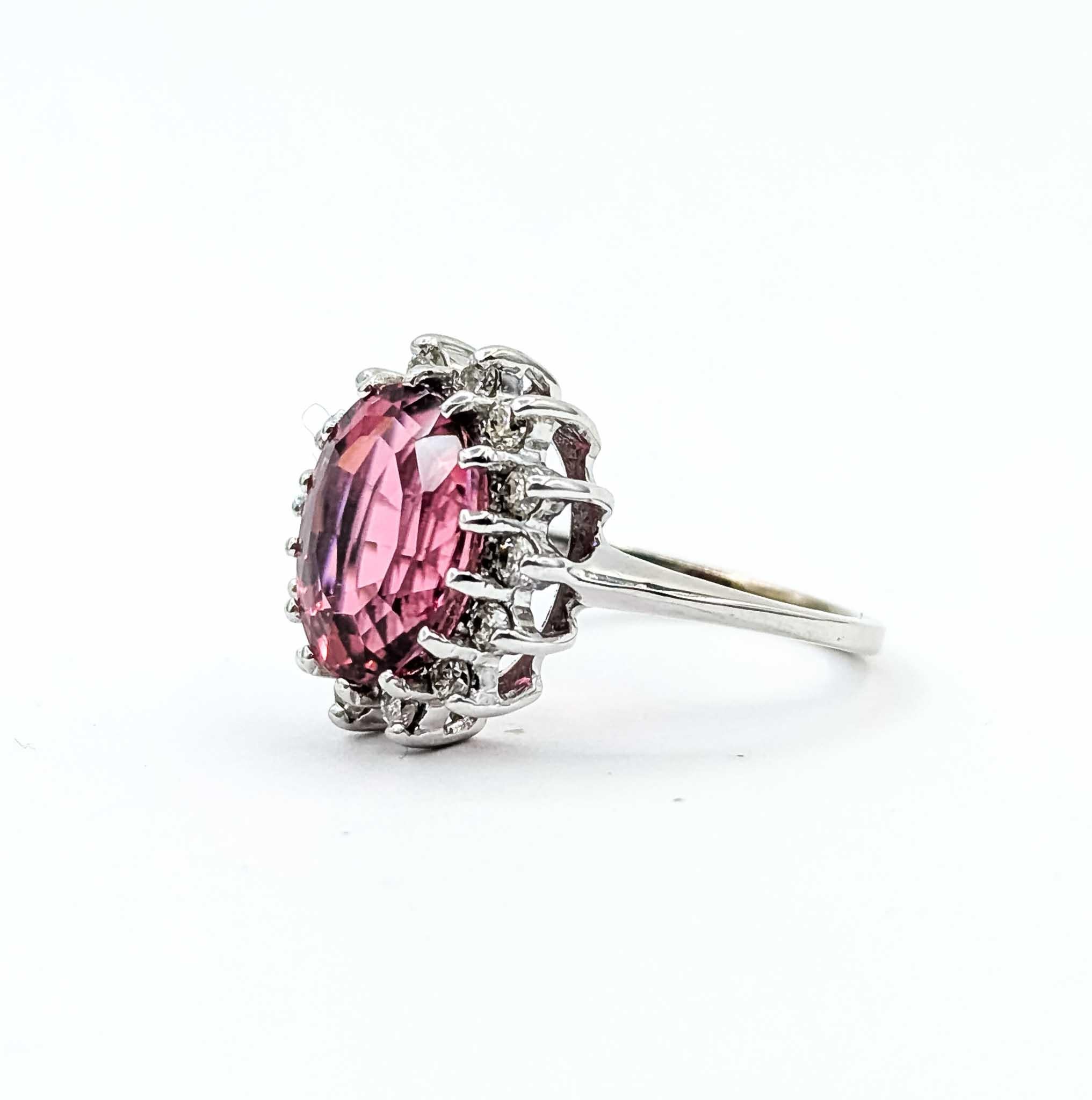 Anillo de Oro Blanco de 14k con Turmalina Rosa y Diamante Contemporáneo en venta
