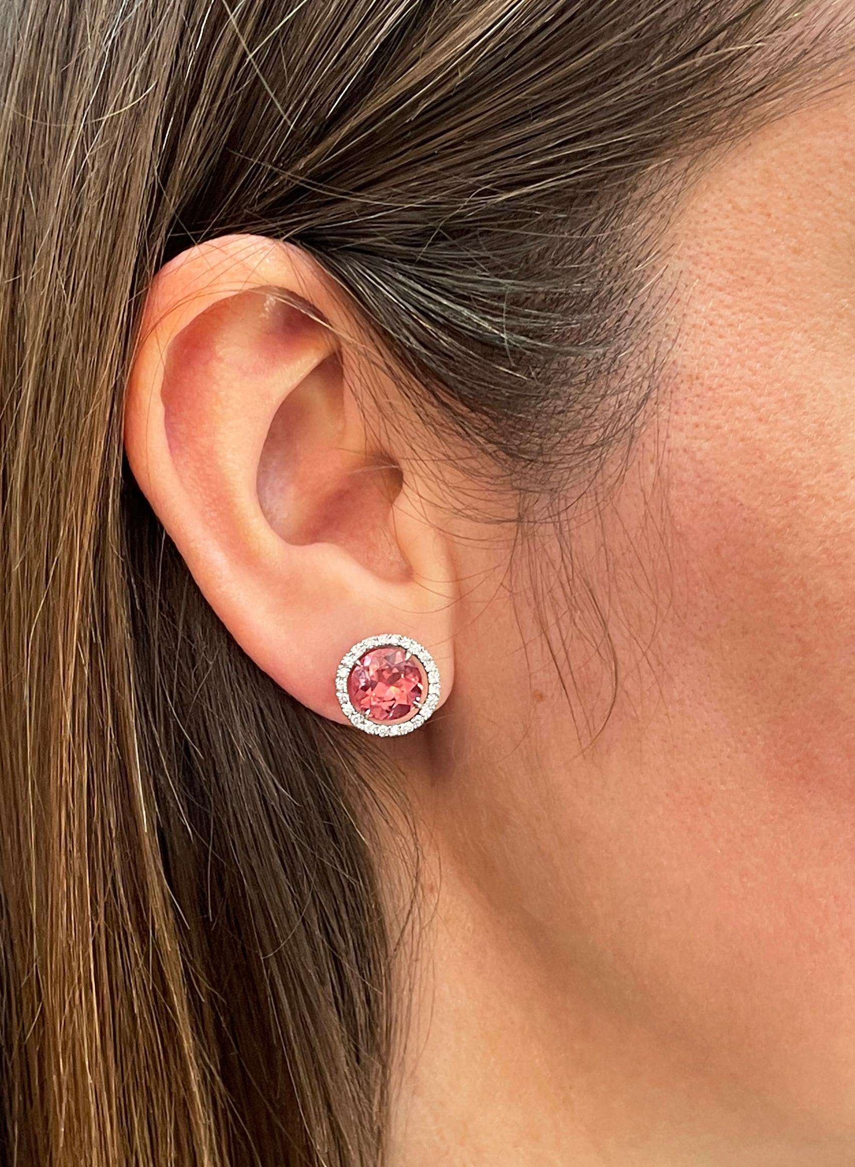 Rosa Turmalin und Diamant 18 Karat Weißgold Halo Cluster Ohrstecker (Rundschliff)