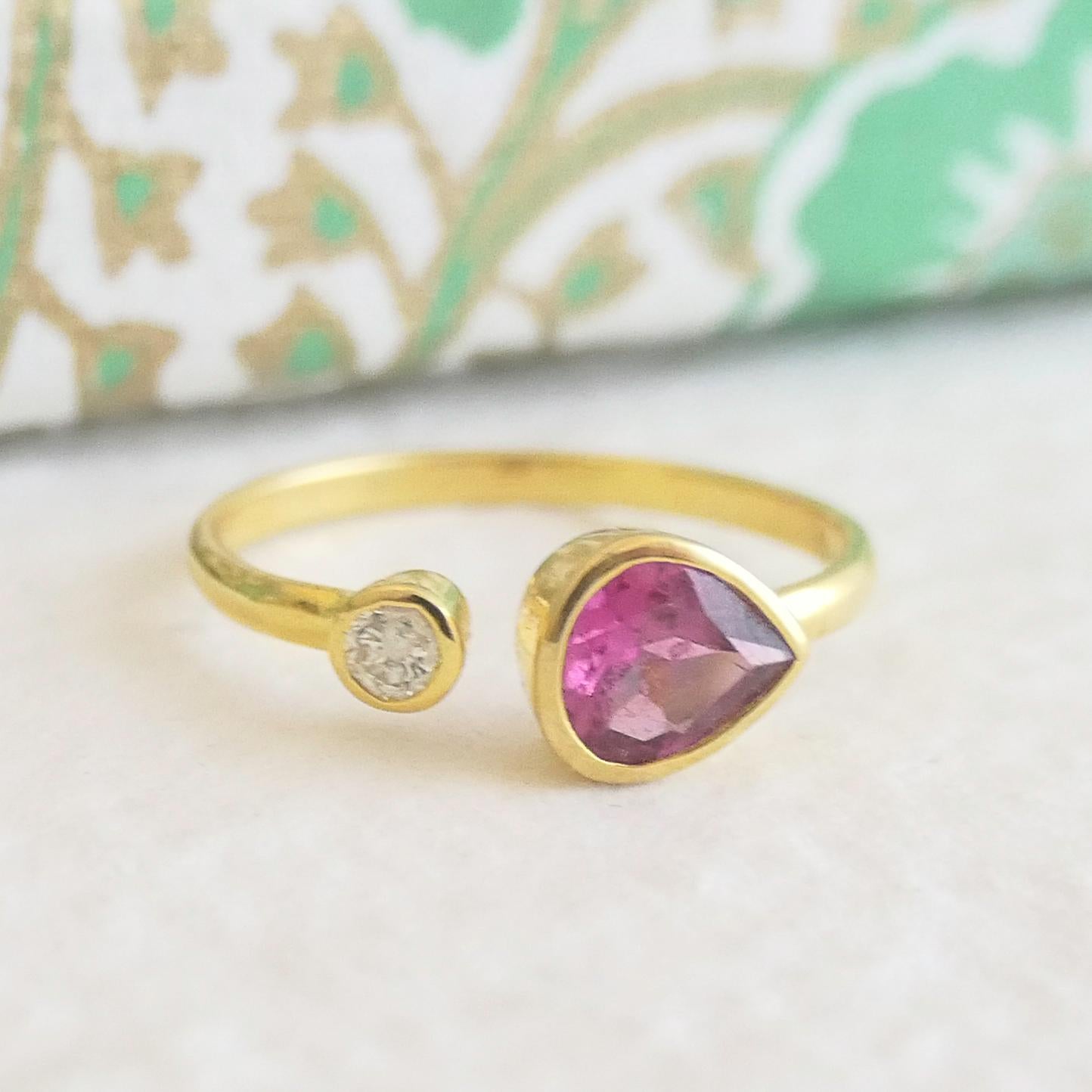 Bague en or jaune 18 carats avec tourmaline rose et diamant en vente 5