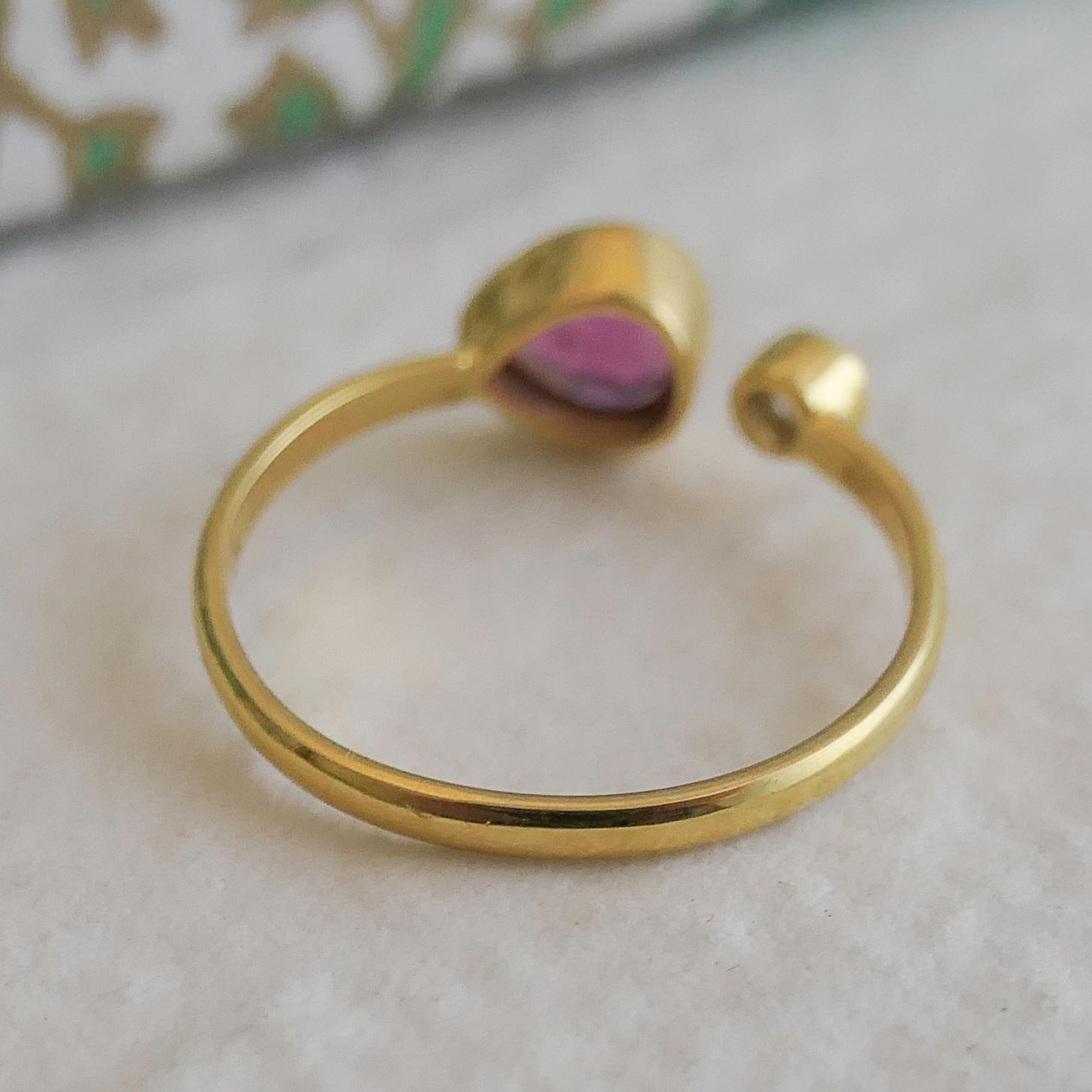 Bague en or jaune 18 carats avec tourmaline rose et diamant en vente 2
