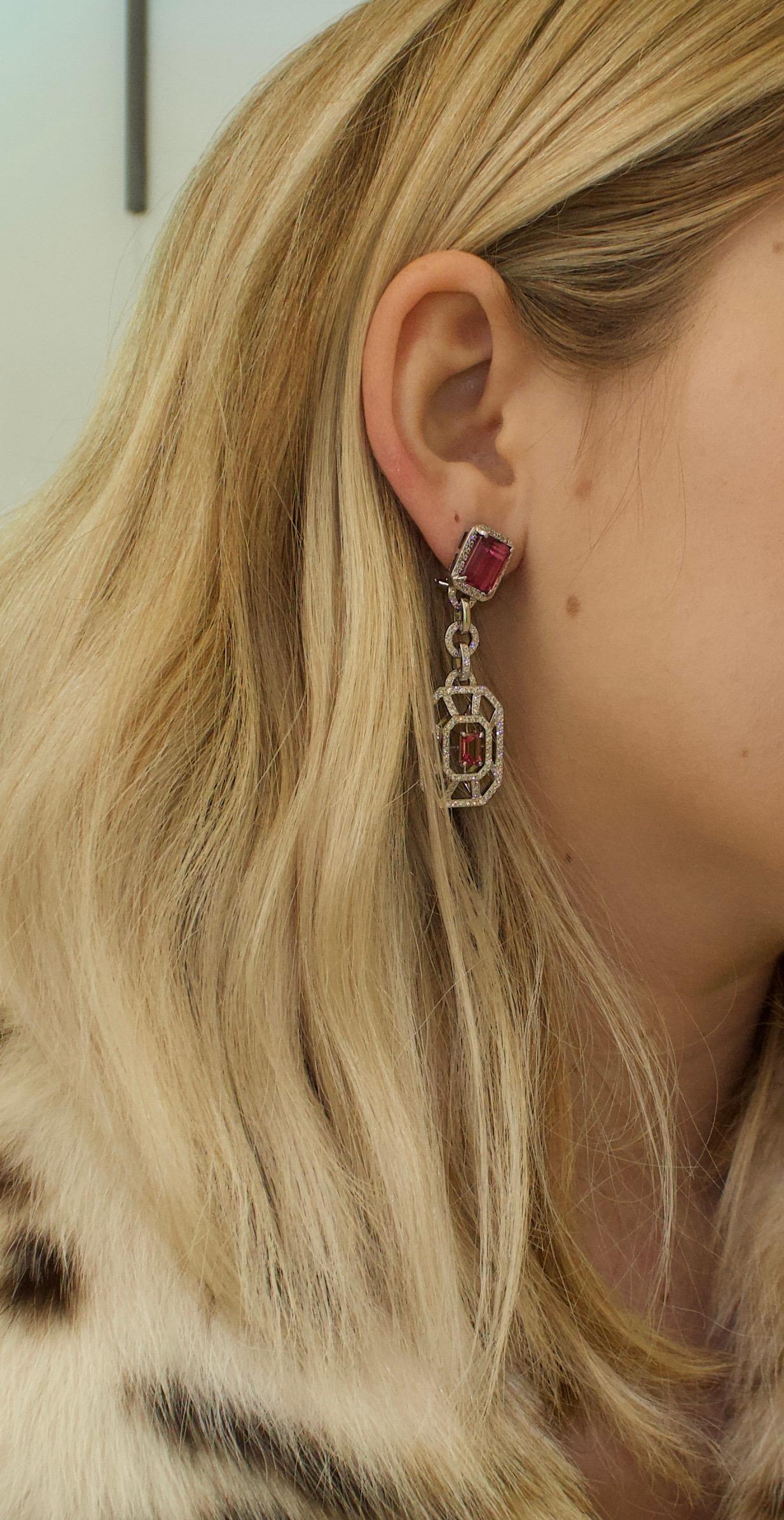 Modern Pink Tourmaline and Diamond Dangling Earrings in 18 Karat White Gold For Sale