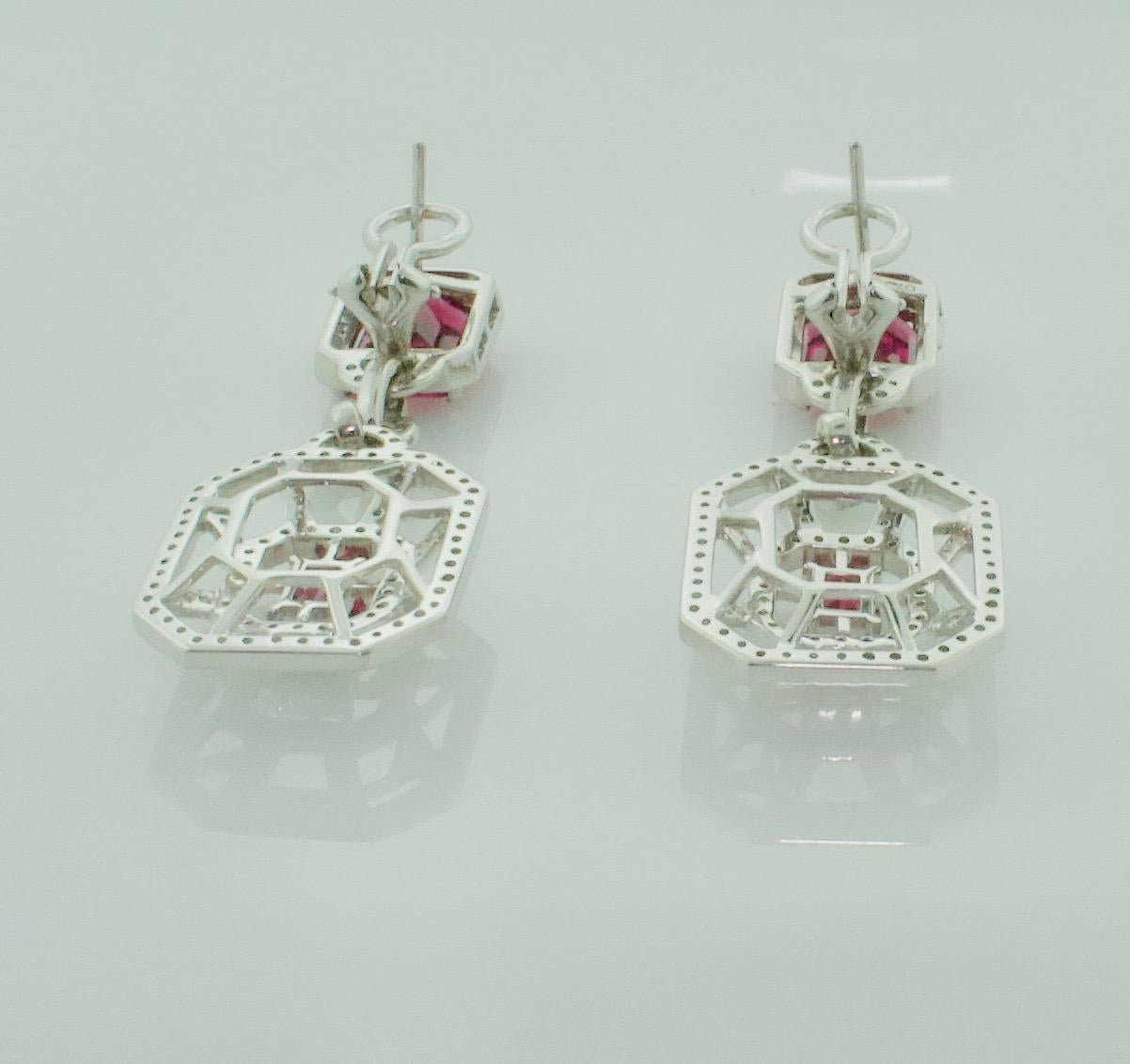 Pink Tourmaline and Diamond Dangling Earrings in 18 Karat White Gold In New Condition For Sale In Wailea, HI