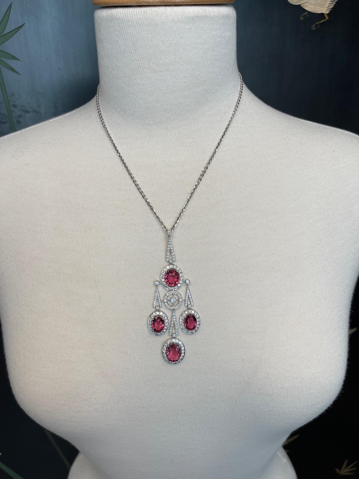 Tormalina rosa e diamante  Collana a goccia in oro bianco 18 carati in vendita 3