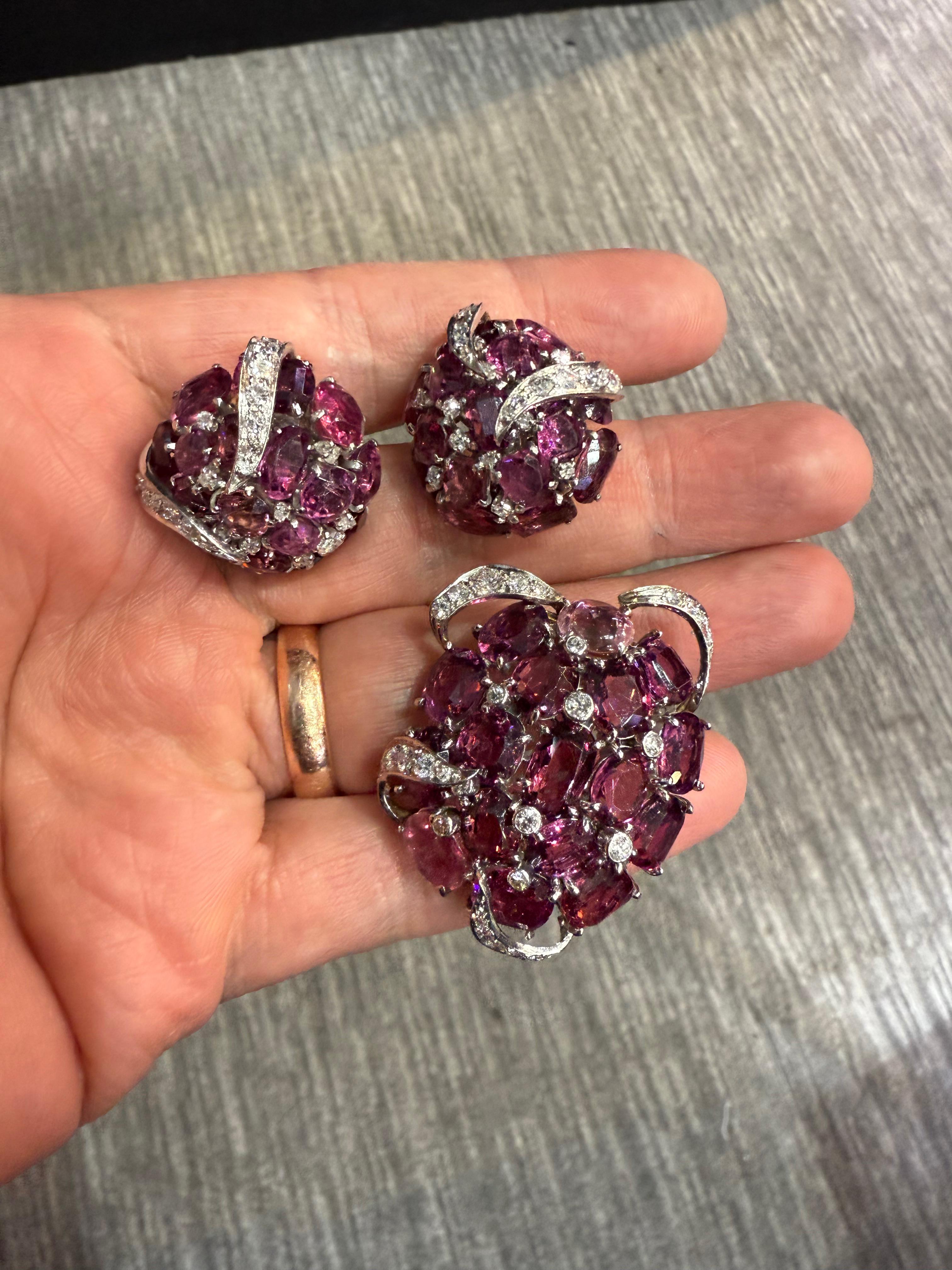 Taglio misto Set di orecchini e spille in tormalina rosa e diamanti in vendita