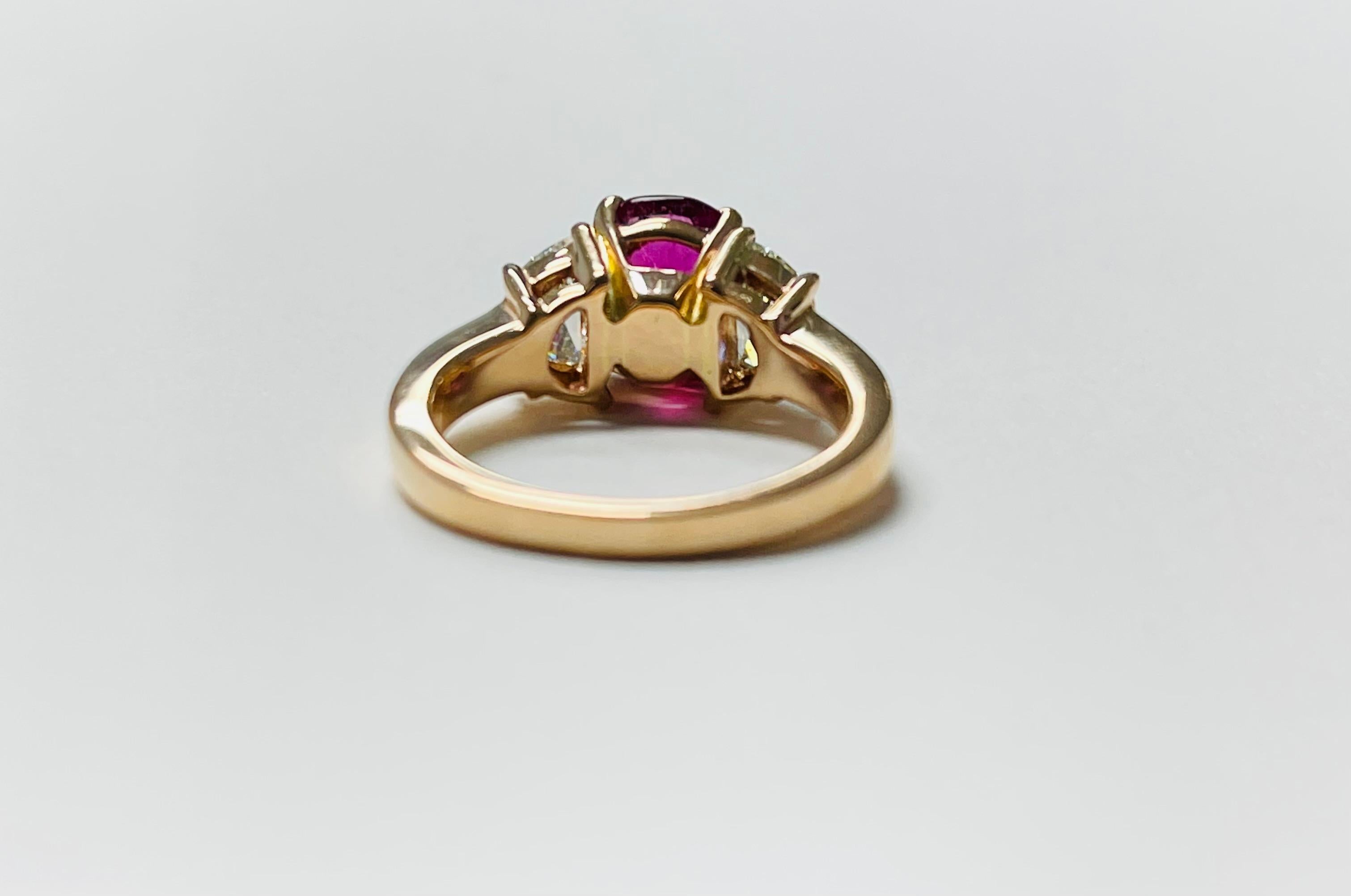 Donna Pink Tourmaline And Diamond Engagement Ring In 14 Karat Yellow Gold. in vendita