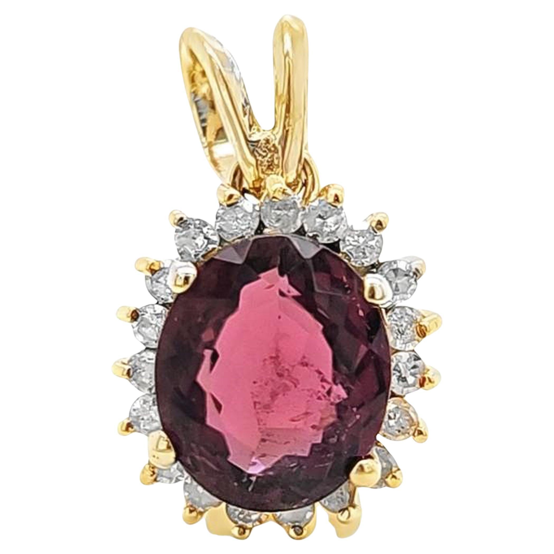 Pinker Turmalin und Diamant-Anhänger aus Gelbgold