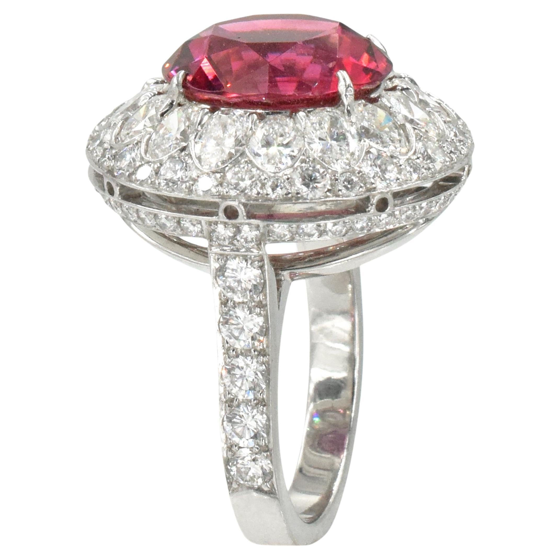 Bague en platine avec tourmaline rose et diamants en vente