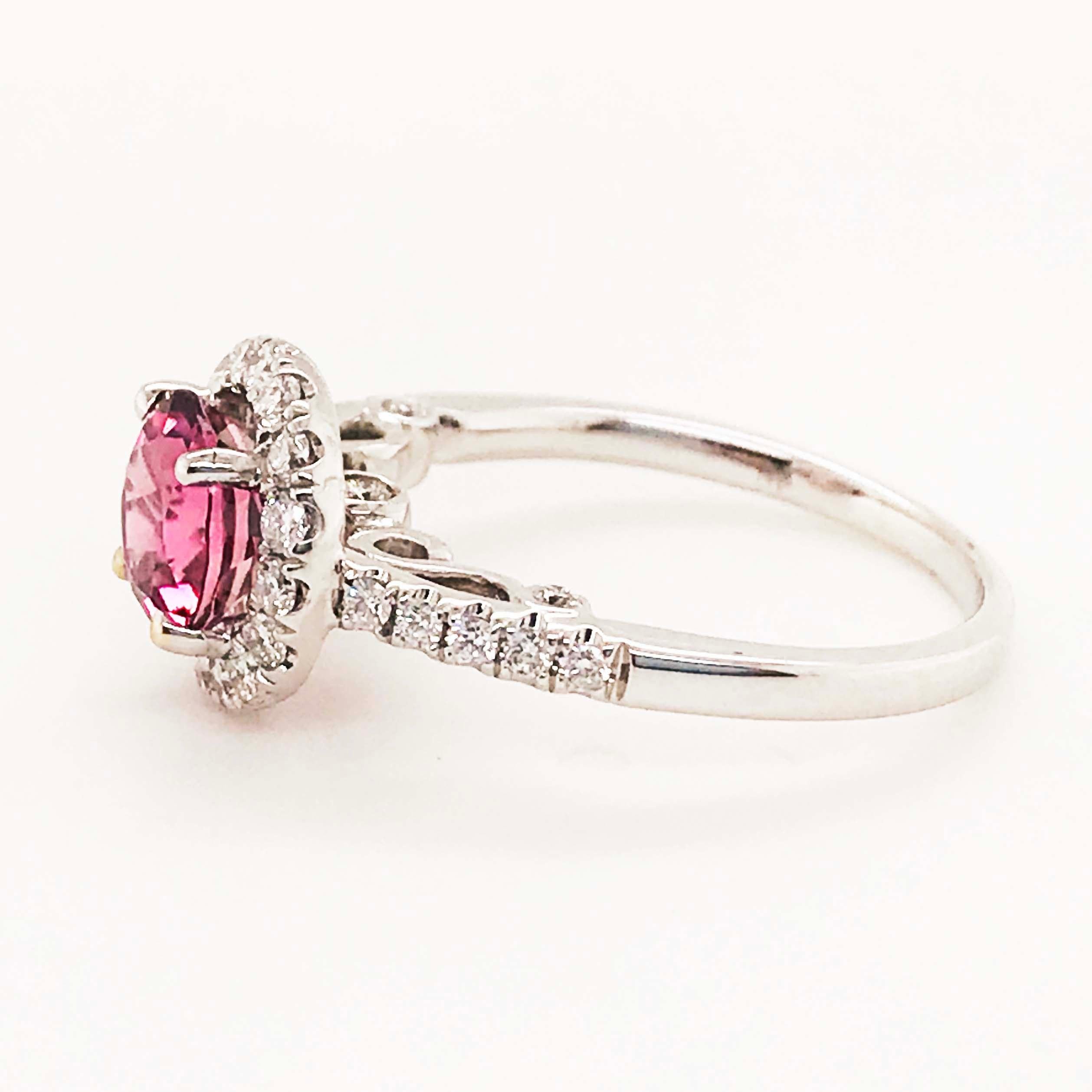 Im Angebot: Verlobungsring mit rosa rosa Turmalin und Diamant, Weißgold 2 Karat Diamant und Edelstein () 4