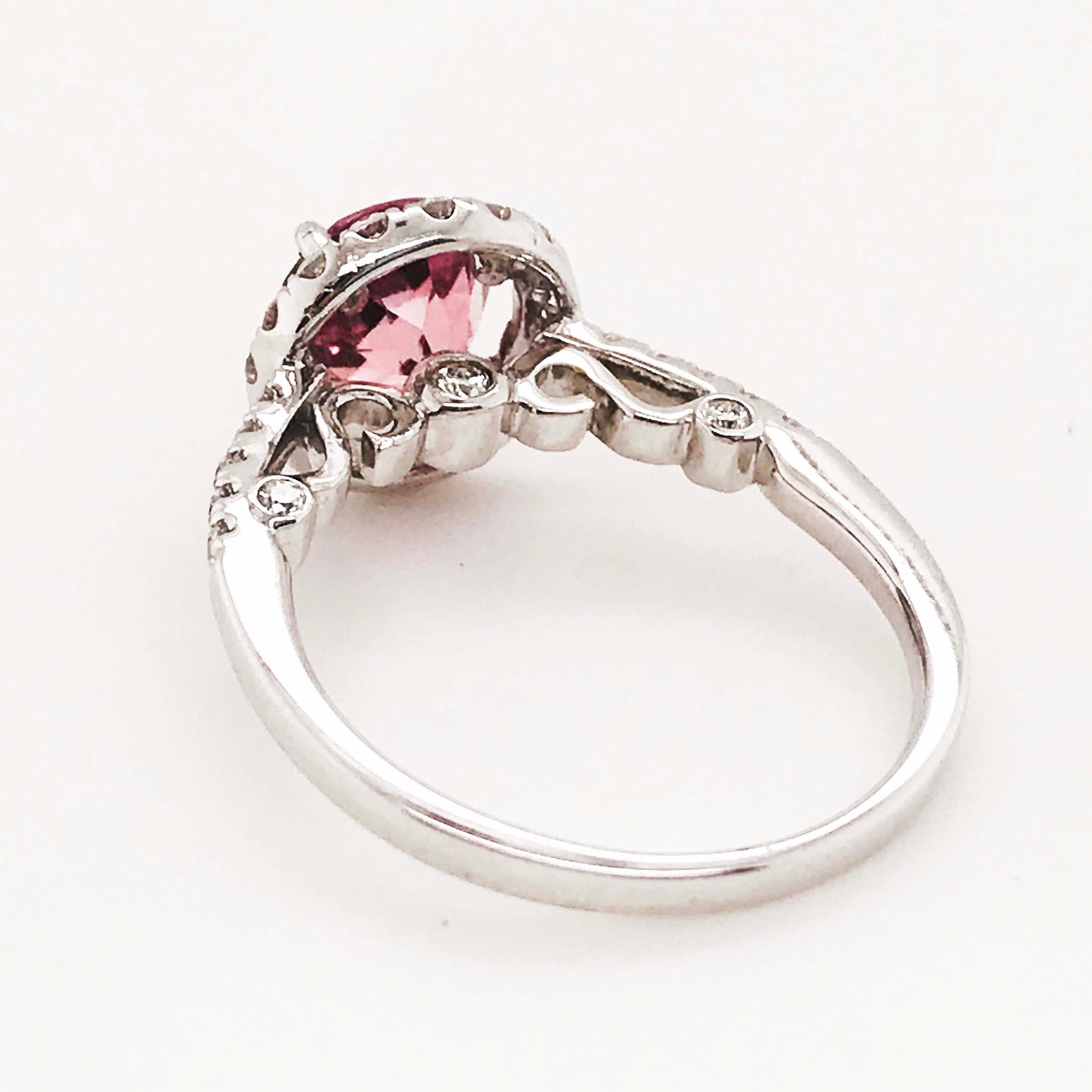 Im Angebot: Verlobungsring mit rosa rosa Turmalin und Diamant, Weißgold 2 Karat Diamant und Edelstein () 5