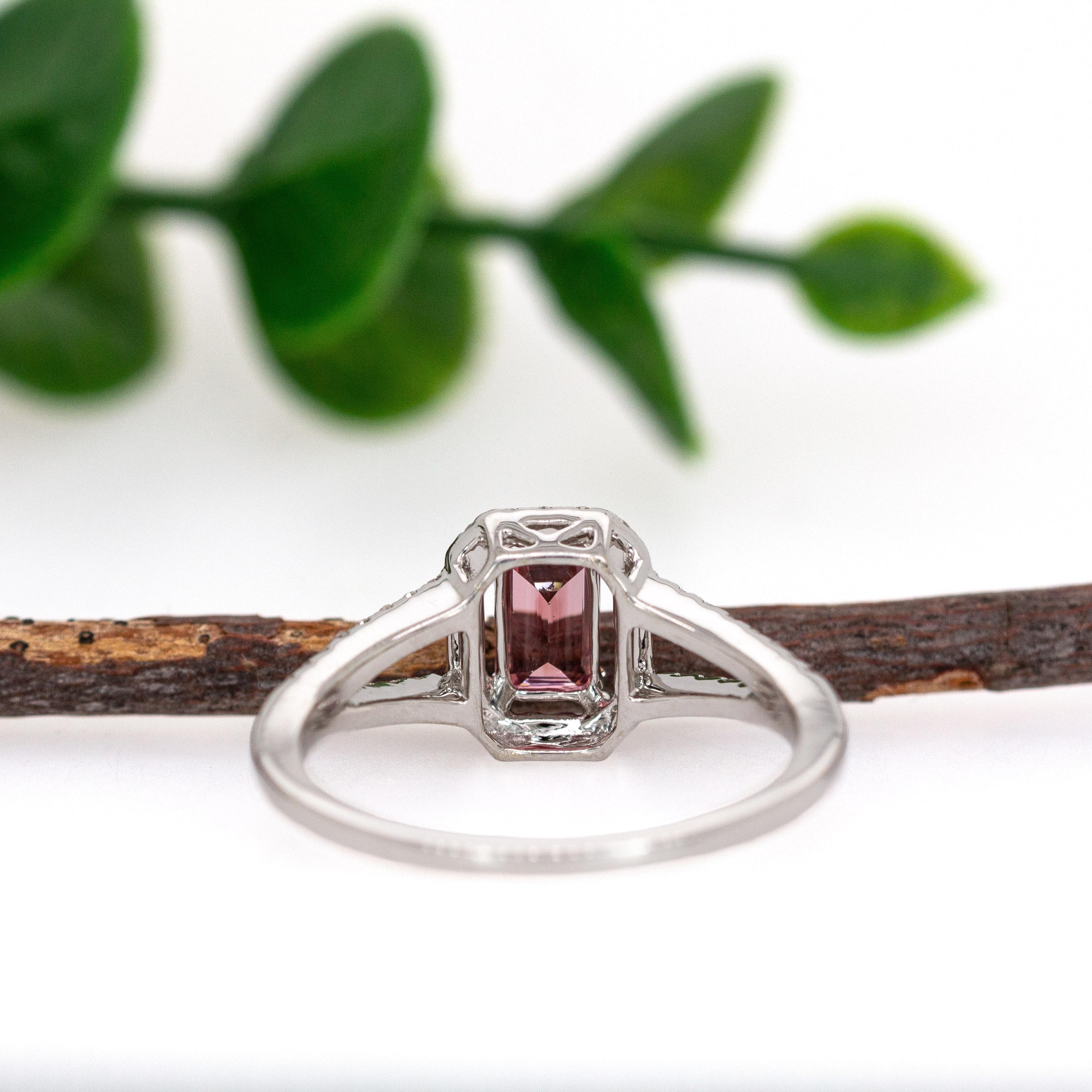 Donna Anello con tormalina rosa e diamanti naturali in oro bianco massiccio 14 carati  EM 6x4mm in vendita