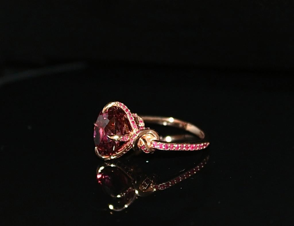 For Sale:  Pink Rubelite Tourmaline and Ruby Forget Me Knot Ring in 18ct Rose Gold 16