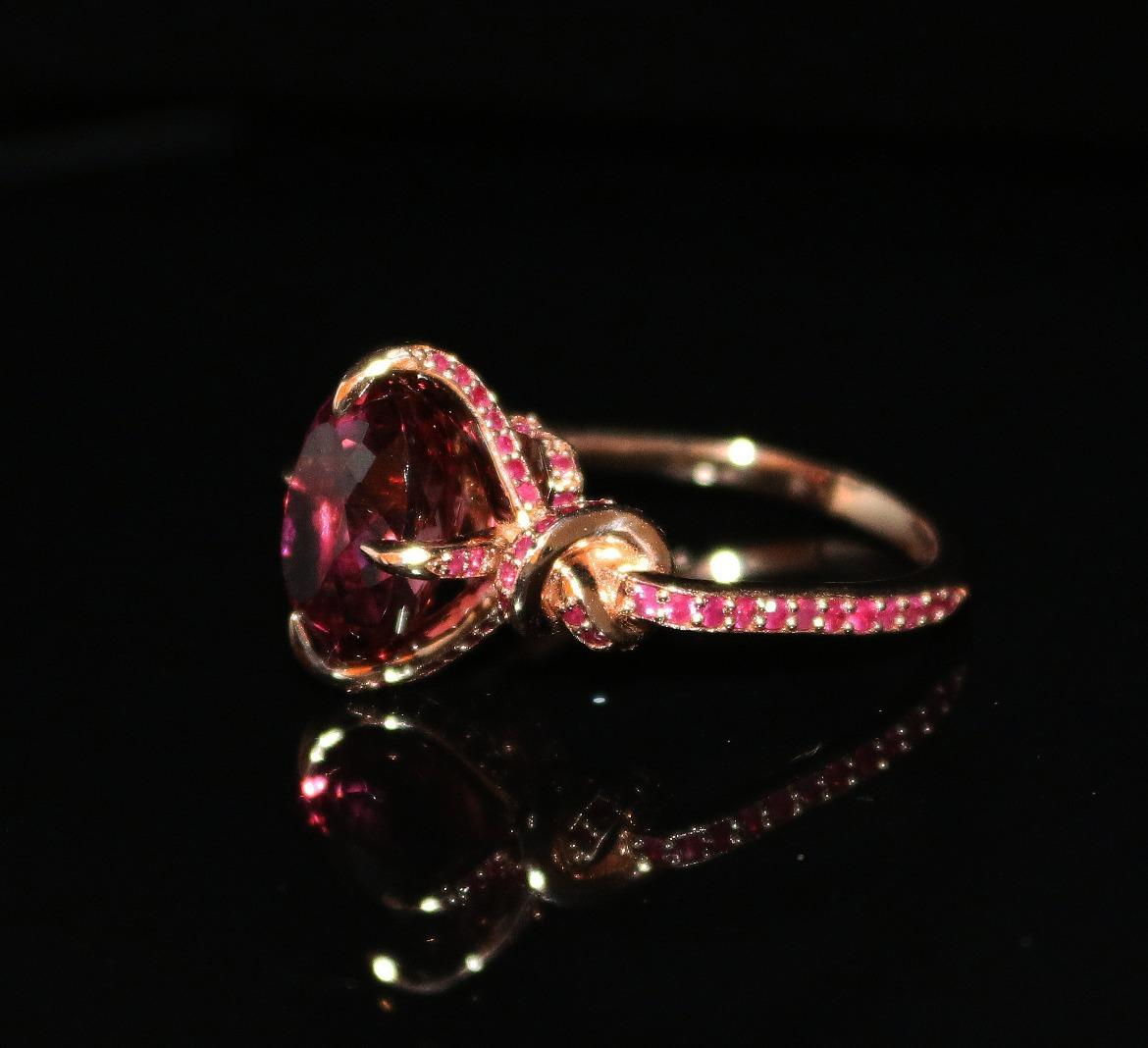 For Sale:  Pink Rubelite Tourmaline and Ruby Forget Me Knot Ring in 18ct Rose Gold 2