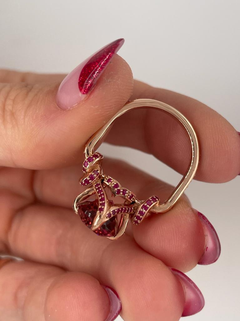 For Sale:  Pink Rubelite Tourmaline and Ruby Forget Me Knot Ring in 18ct Rose Gold 8