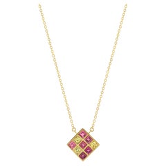 Collana con quadrati di tormalina rosa e zaffiro giallo