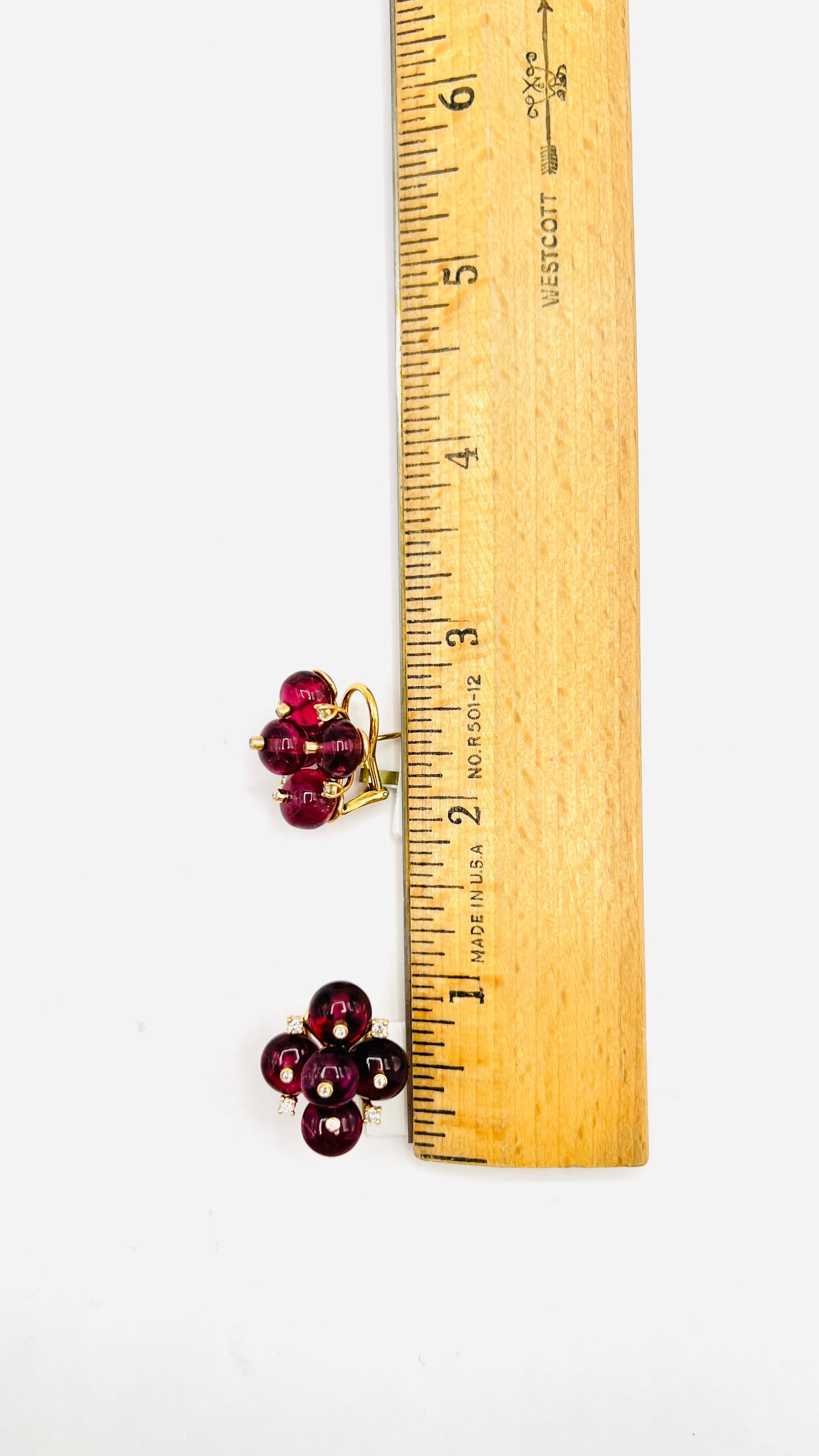 Boucles d'oreilles en or jaune 18 carats, perles de tourmaline rose et grappe de diamants 3