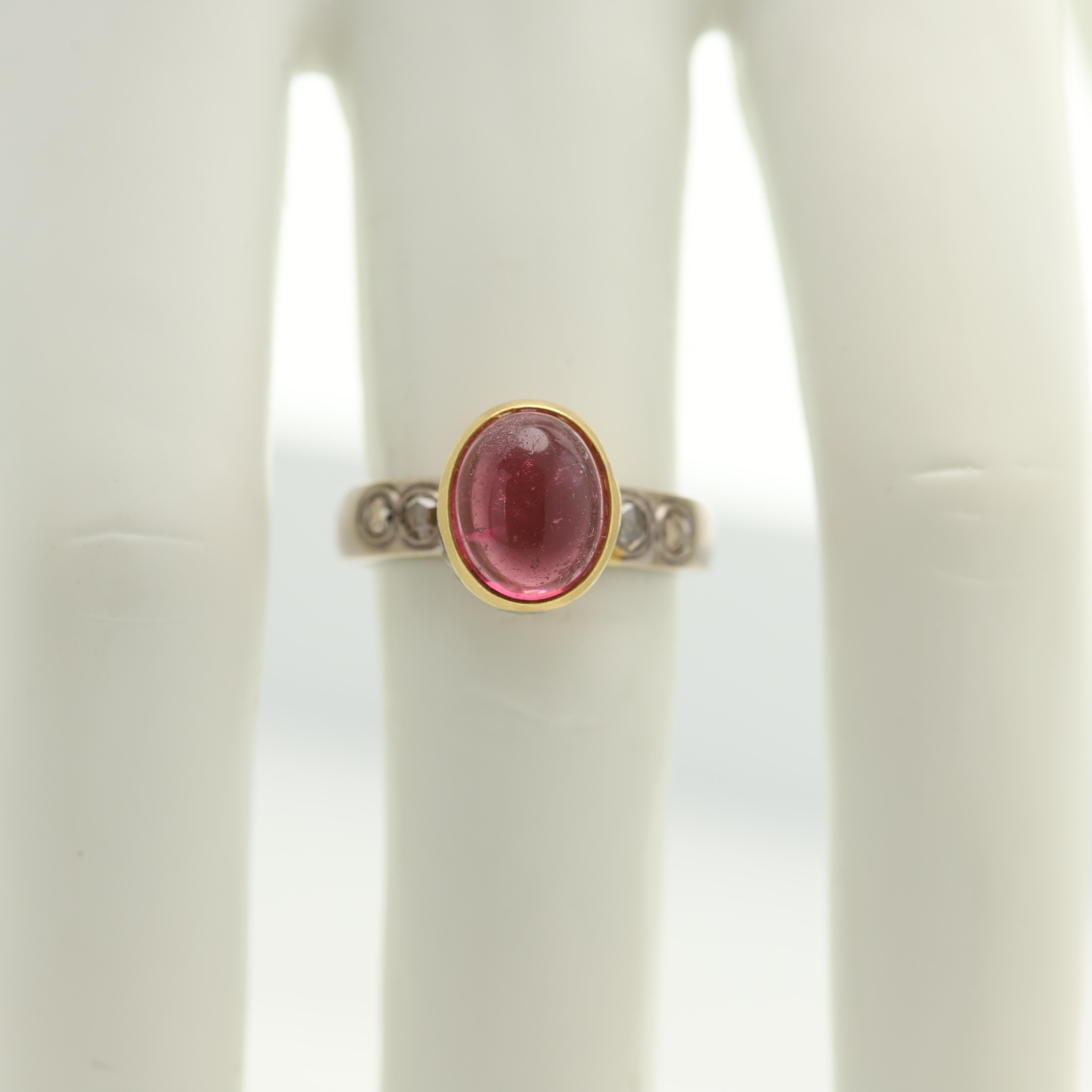 Pink Tourmaline Cabochon 18 Karat Two Tone Gold Vintage Pink Tourmaline Ring For Sale 4