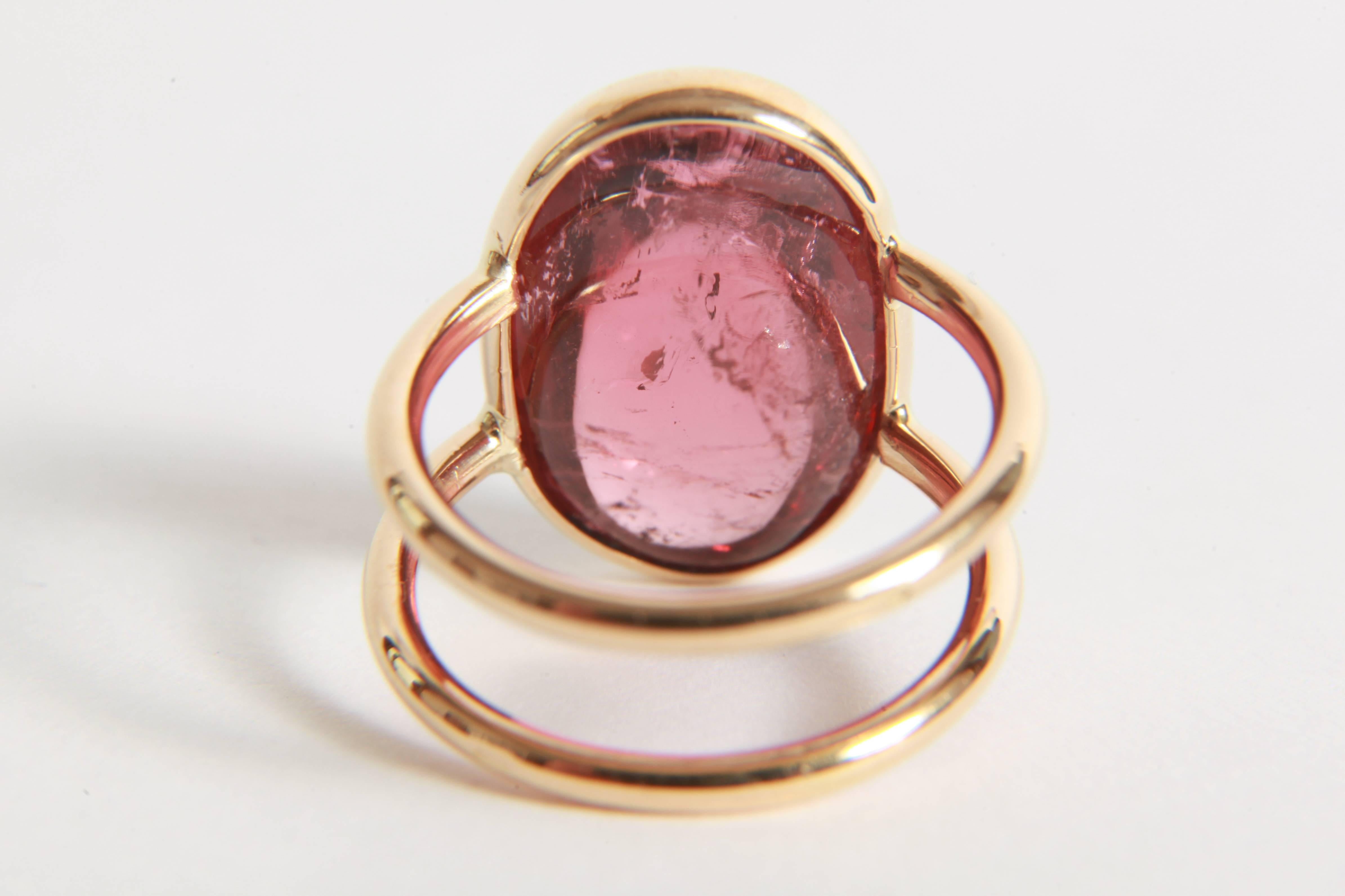 Contemporary 18K Yellow Gold Ring Set with a Pink Tourmaline Cabochon by Marion Jeantet