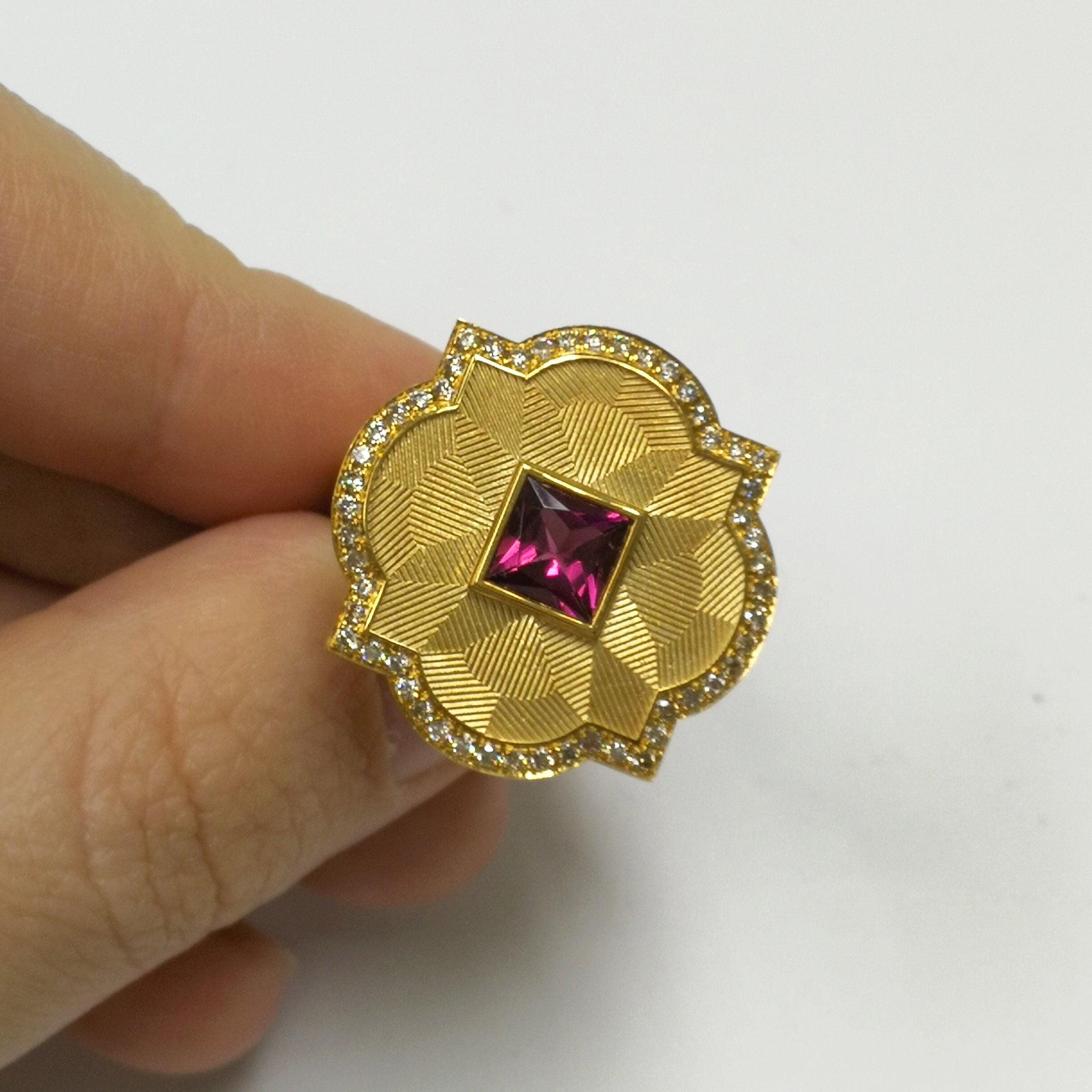 For Sale:  Pink Tourmaline Champagne Diamonds 18 Karat Yellow Gold Tweed Ring 3