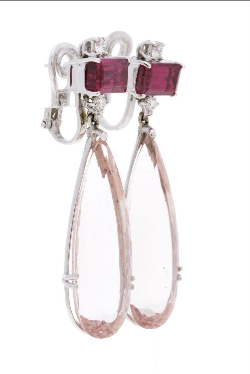 Contemporain Boucles d'oreilles pendantes en or blanc 18 K avec tourmaline rose et diamant en vente