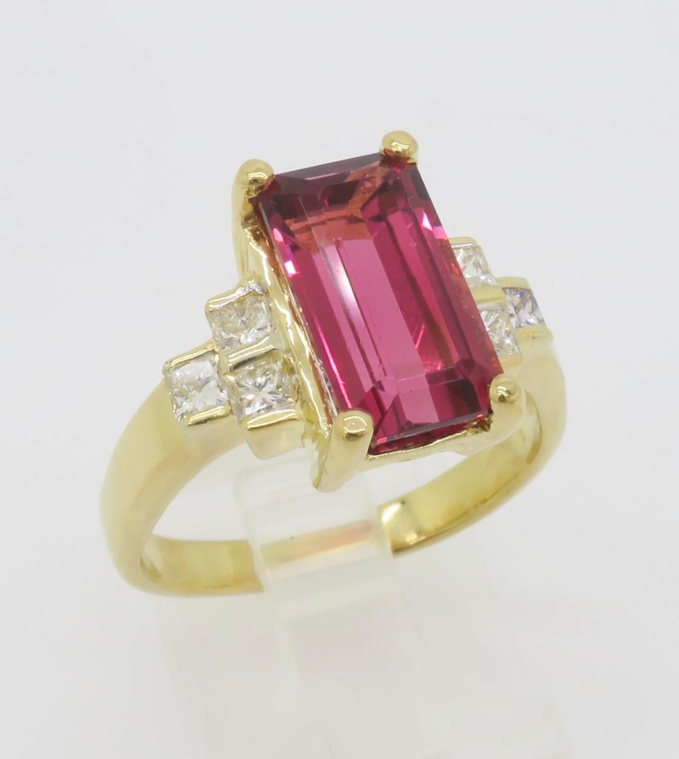 Pink Tourmaline & Diamond 18k Yellow Gold Ring In Excellent Condition For Sale In Webster, NY