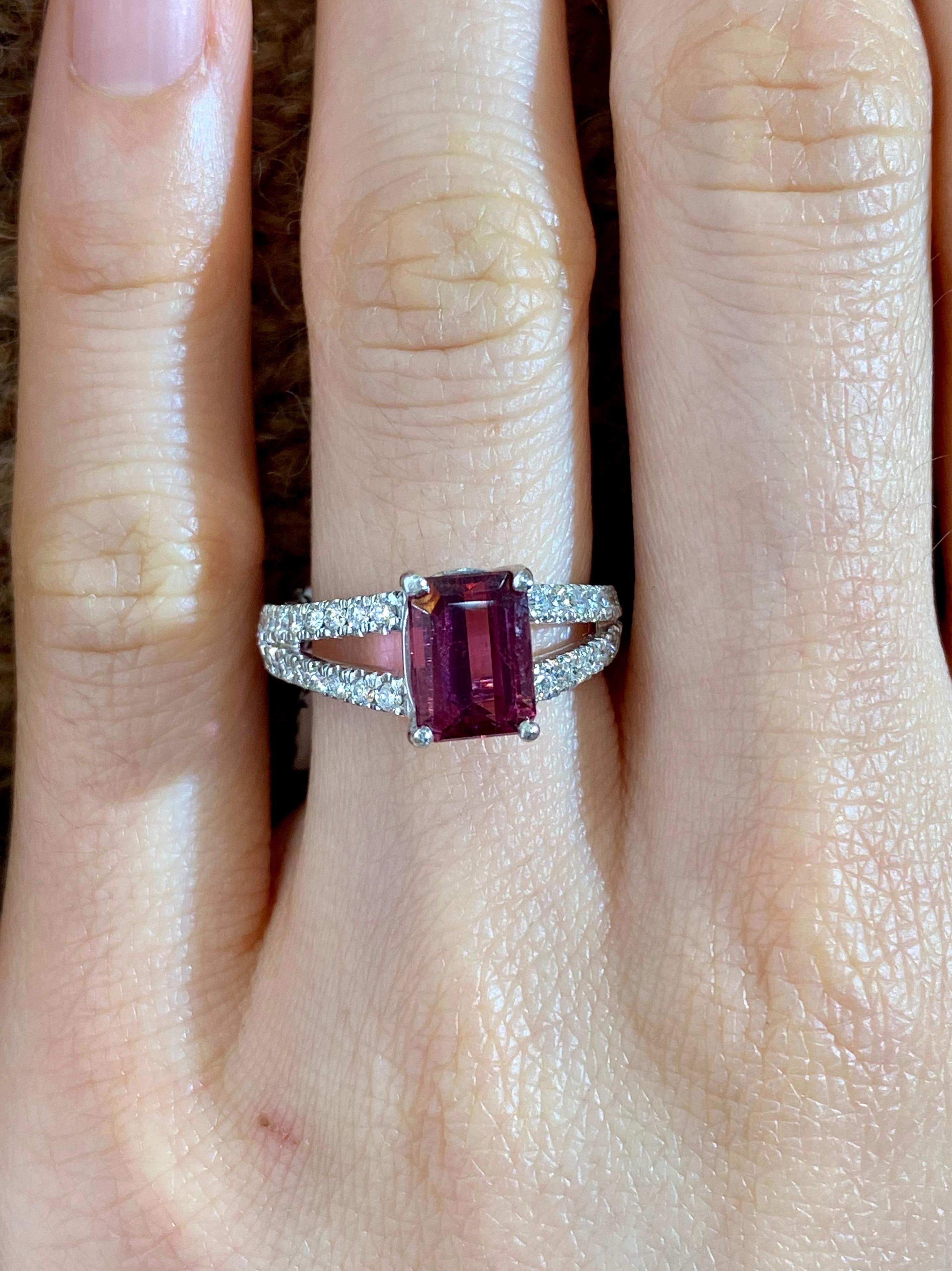 Pink Tourmaline Diamond gold Ring In New Condition In Greenwich, CT