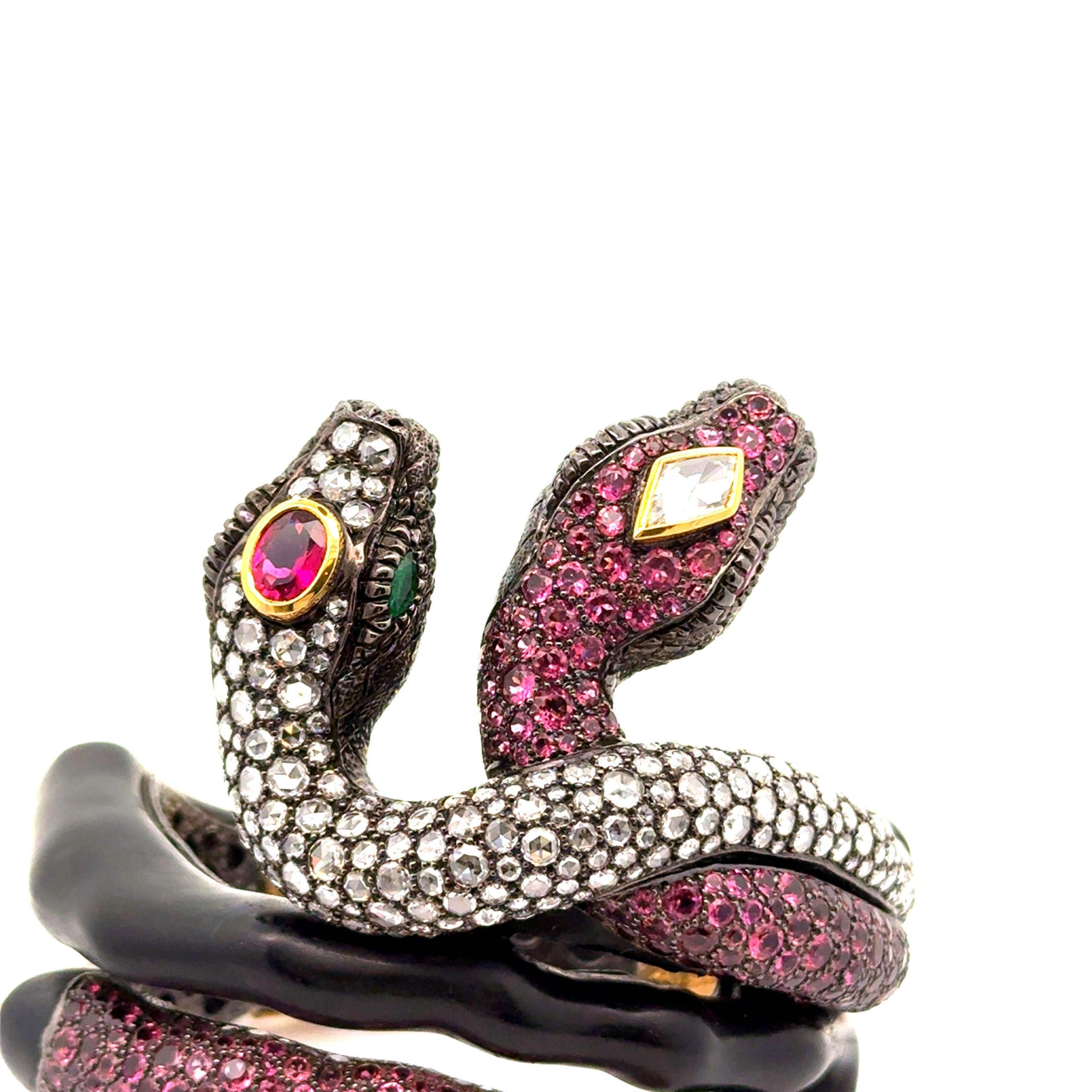 Taille ronde Bracelet serpent en argent et or 18k avec tourmaline rose et diamant en vente