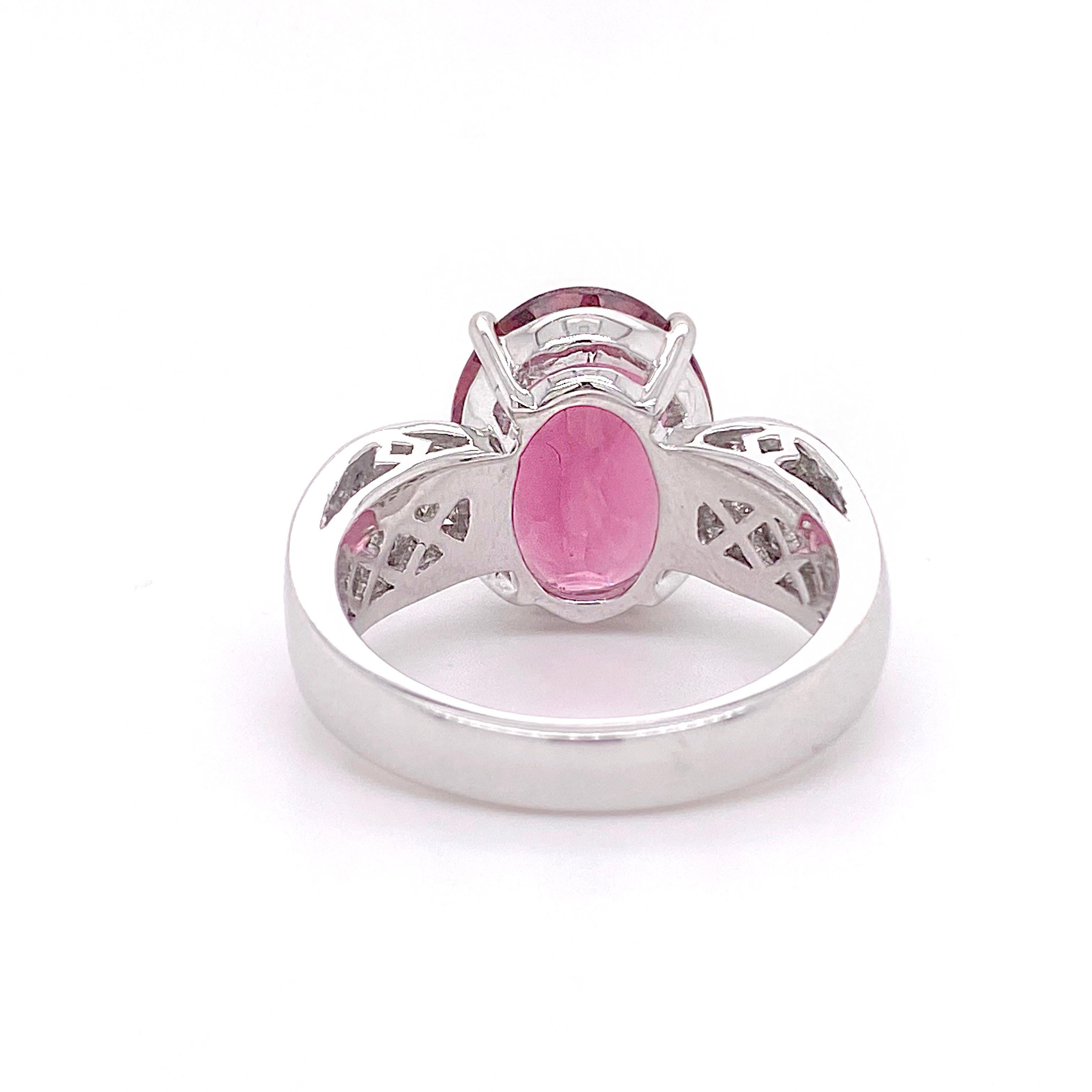 Rosa rosa Turmalin Diamant Statement-Ring, Rubellit maßgefertigt 6,30 Karat insgesamt (Ovalschliff) im Angebot