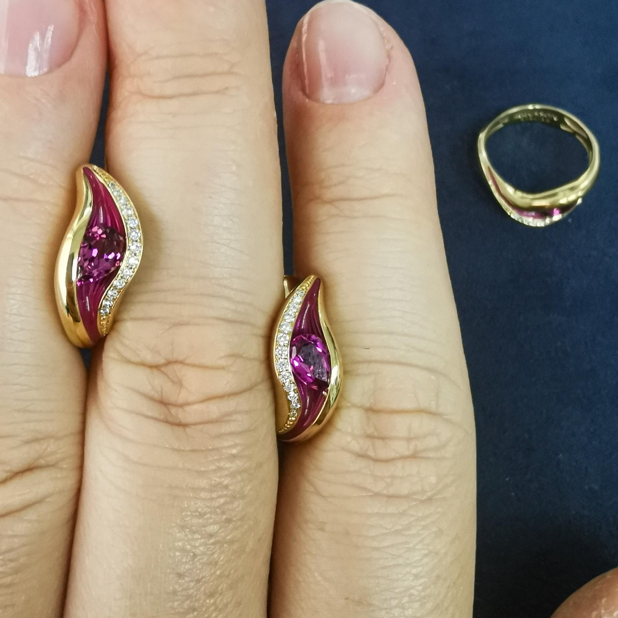 Pink Tourmaline Diamonds Enamel 18 Karat Yellow Gold Melted Colors Earrings In New Condition For Sale In Bangkok, TH