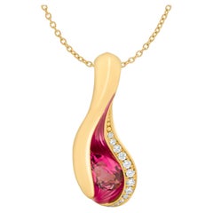 Pendentif en or jaune 18 carats avec tourmaline rose, diamants et émail, de couleurs fondues