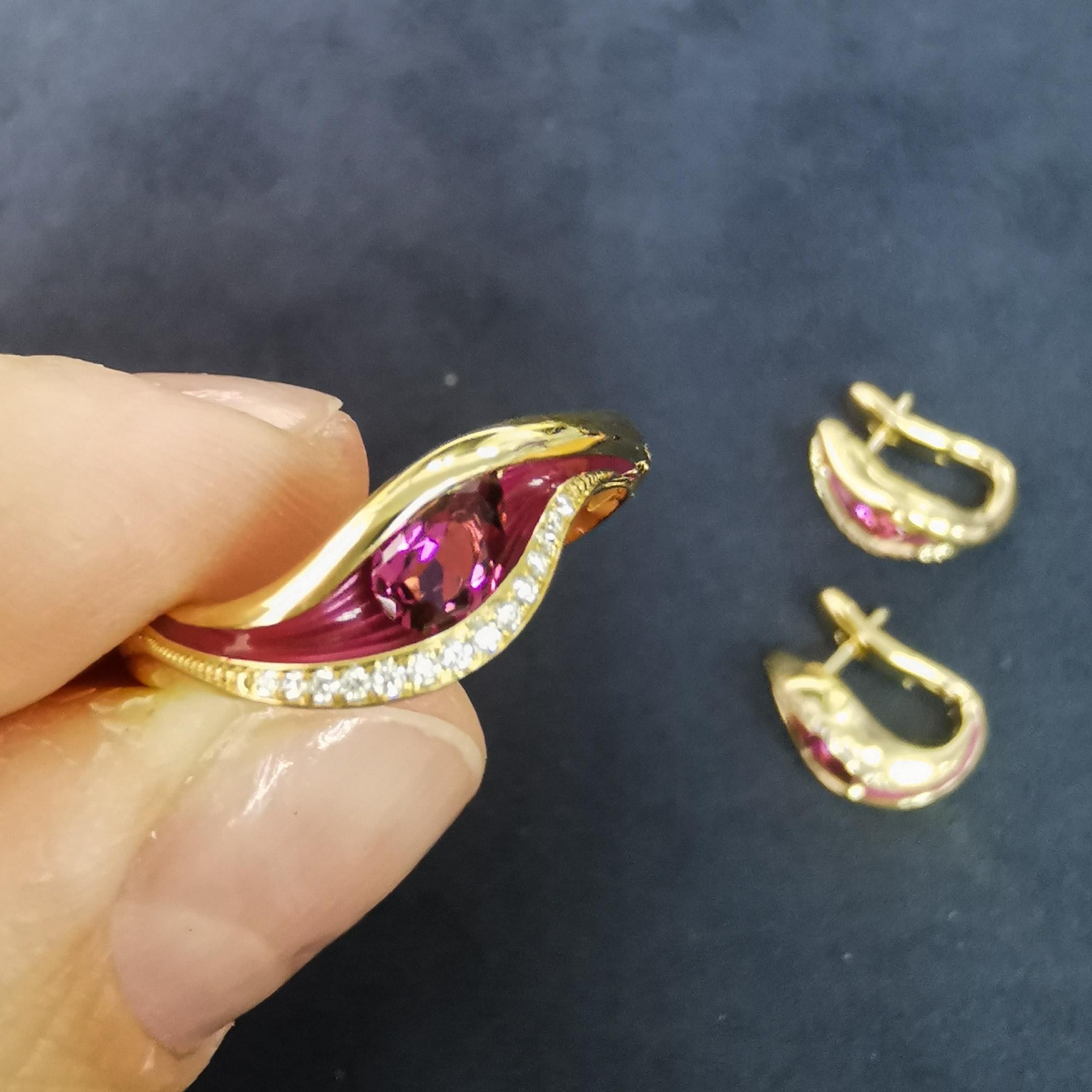 Pink Tourmaline Diamonds Enamel 18 Karat Yellow Gold Melted Colors Ring For Sale 5