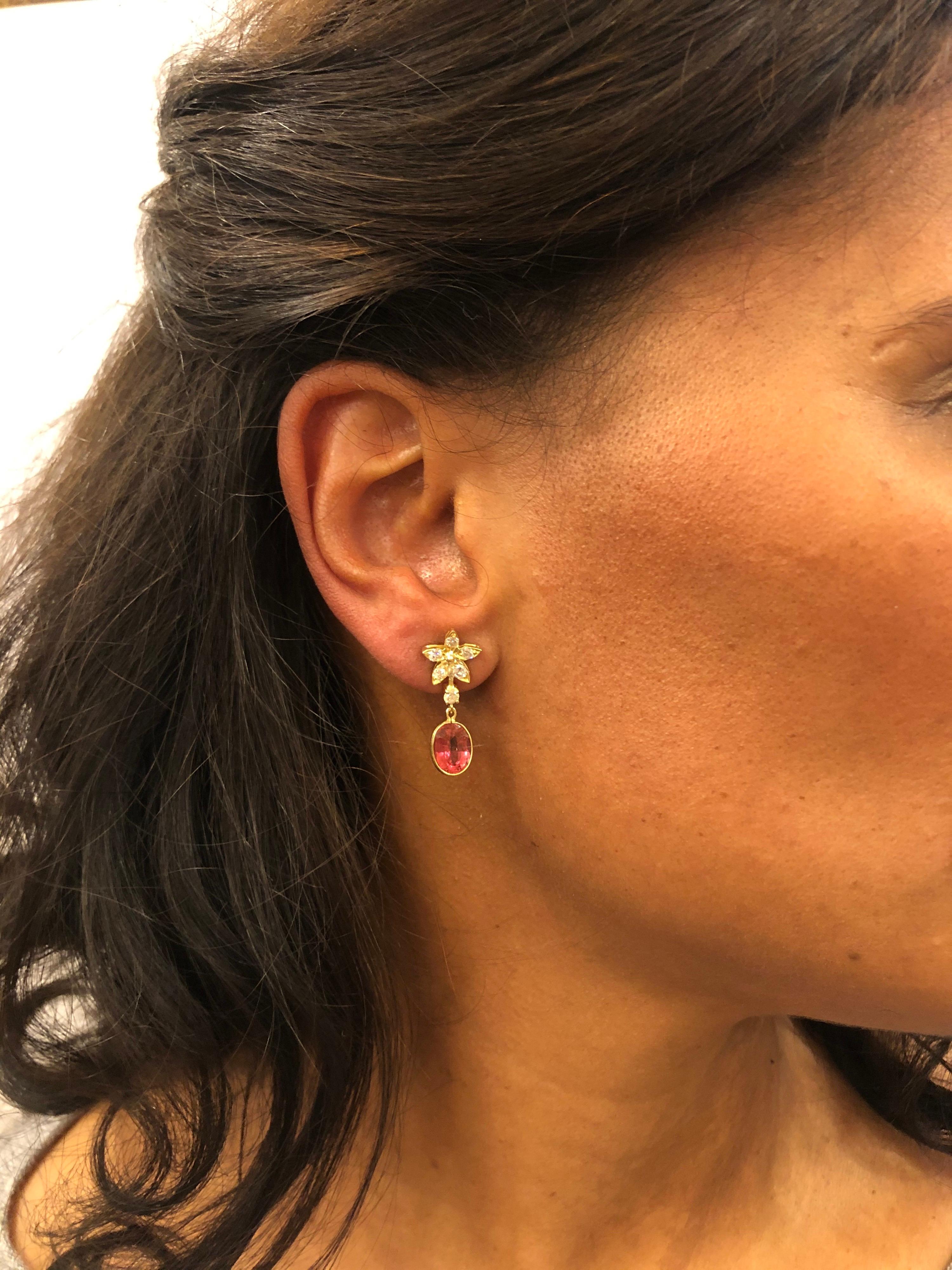 Modern Pink Tourmaline Diamonds 18k Yellow Gold Stud Earrings For Sale