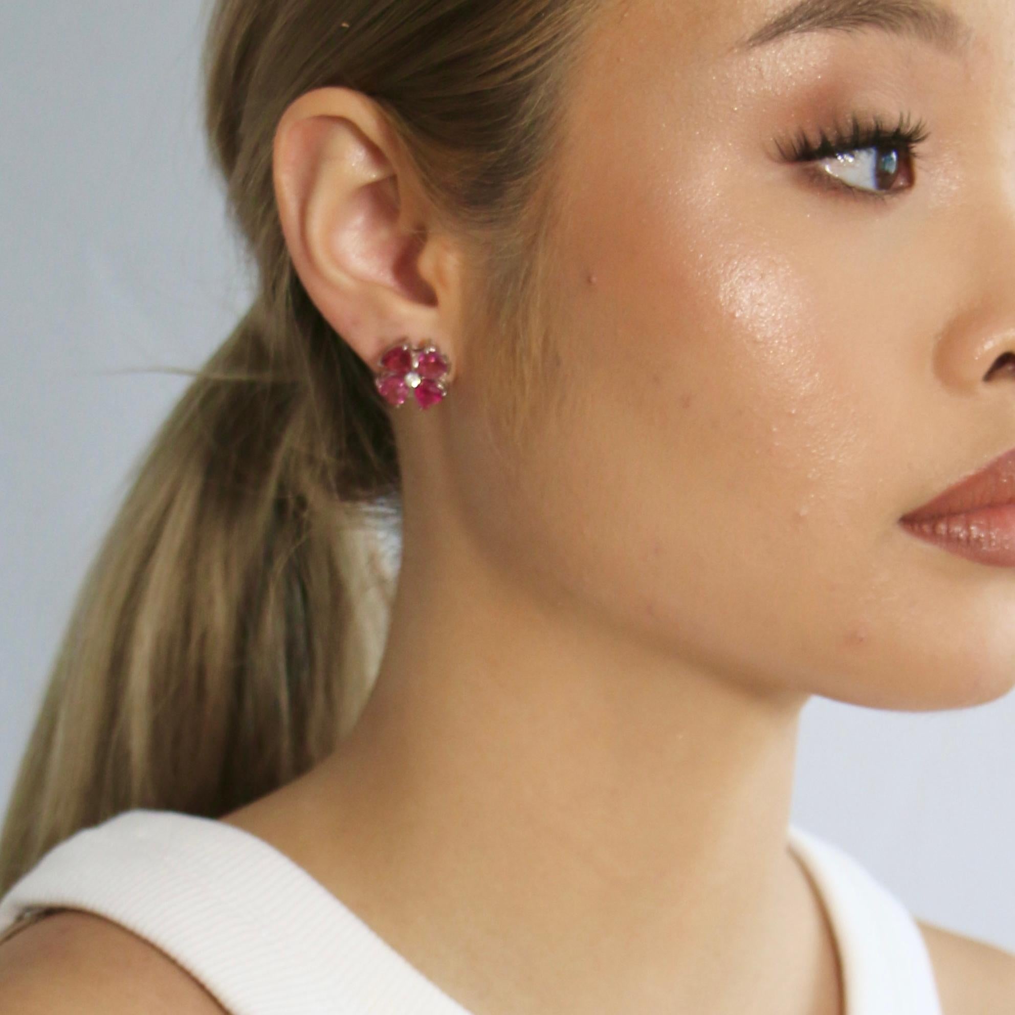 Pendientes Flor Turmalina Rosa y Diamante - Oro Blanco Macizo 18K Corte de corazón
