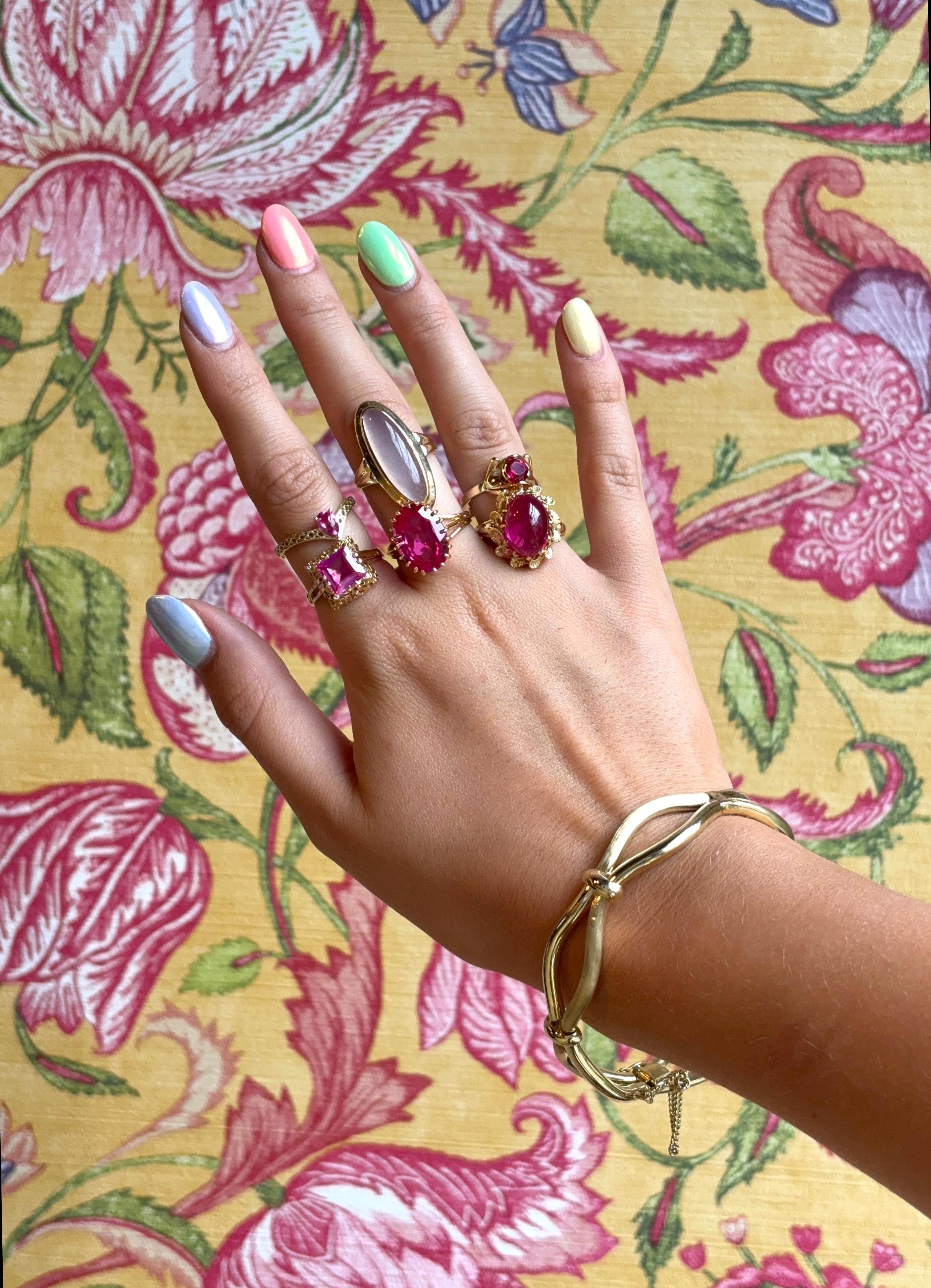 Anillo apilable de oro de 14 quilates con turmalina rosa en venta 1