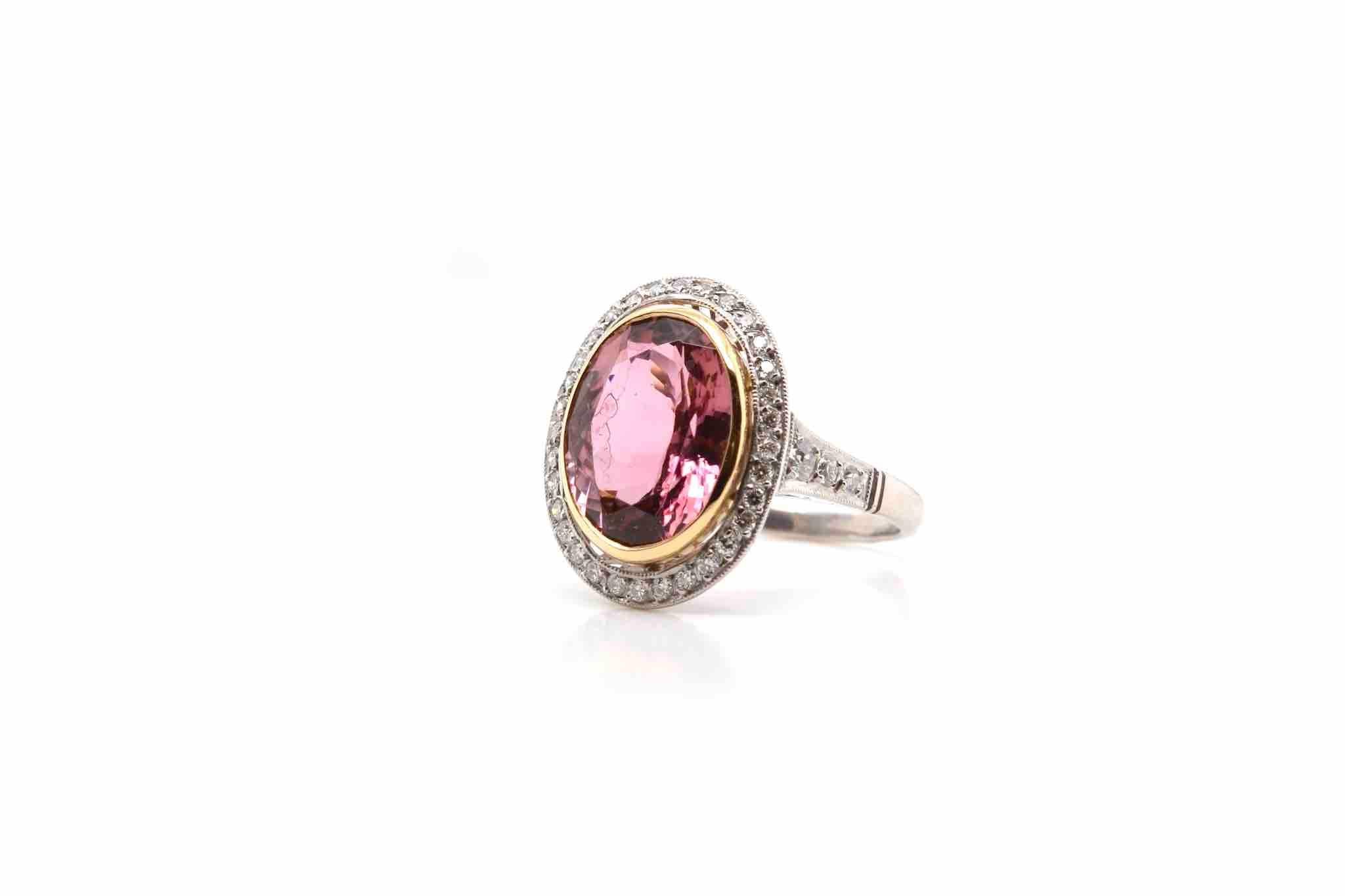Pink tourmaline of 6.69 carats and brilliant cut diamonds ring In Good Condition For Sale In PARIS, FR