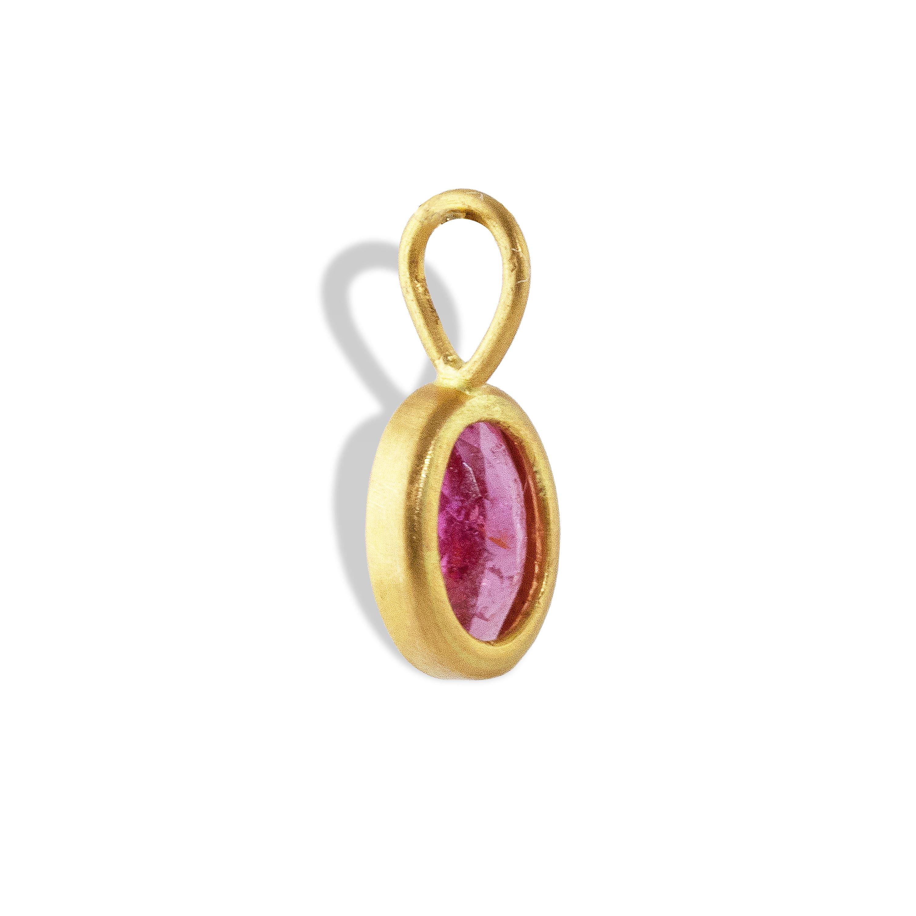 Contemporain Pendentif ovale en or 22 carats avec tourmaline rose Ico & the Bird Fine Jewelry en vente