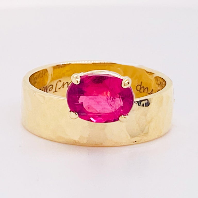 Pink Tourmaline Oval Ring 14K Yellow Gold Hammered Wide Band 1.32 Carat Gemstone For Sale 4