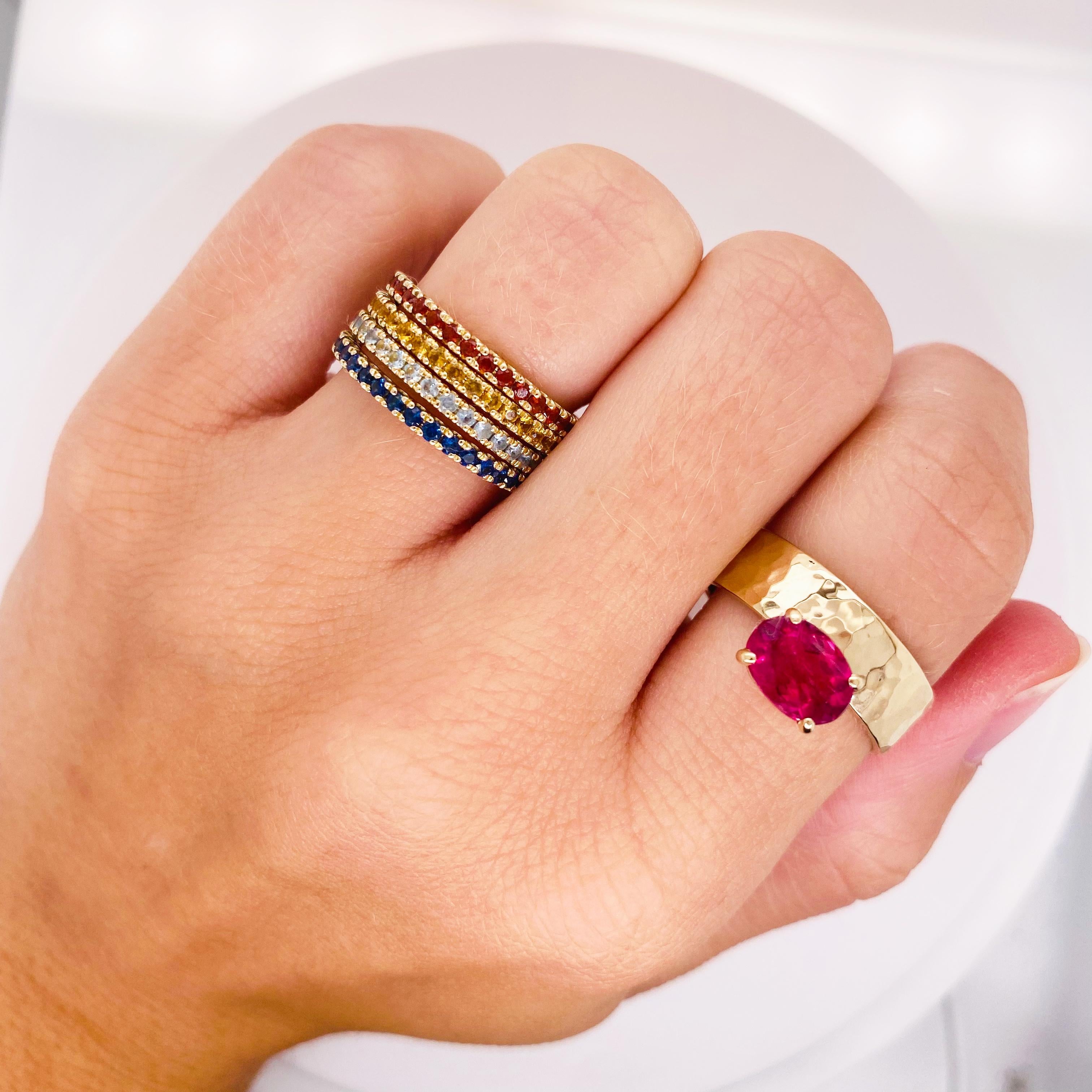 Rosa Turmalin Oval Ring 14K Gelbgold gehämmertes breites Band 1,32 Karat Edelstein (Kunsthandwerker*in) im Angebot
