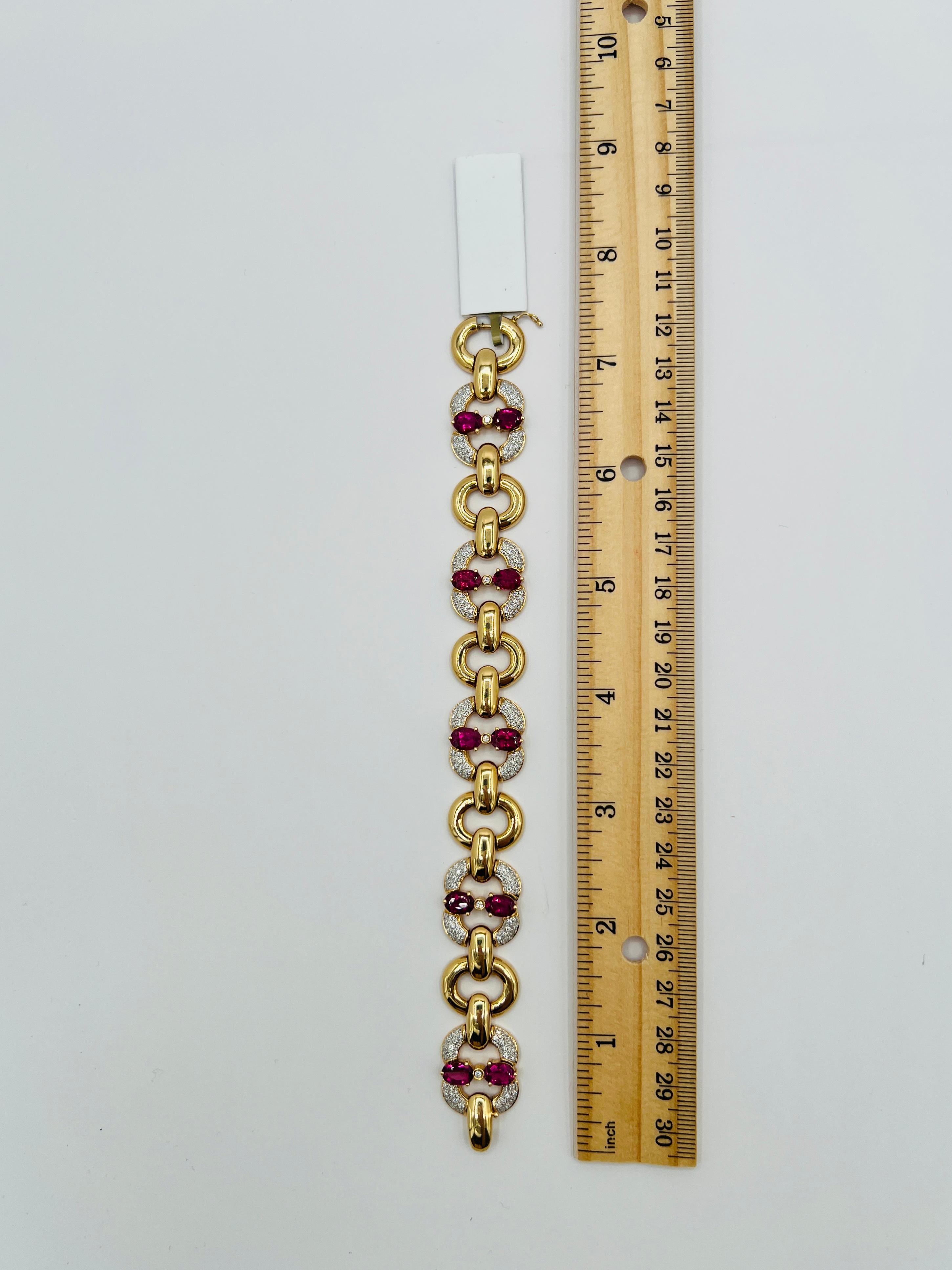 Bracelet en or jaune 18K avec tourmaline rose ovale et diamant blanc rond en vente 4
