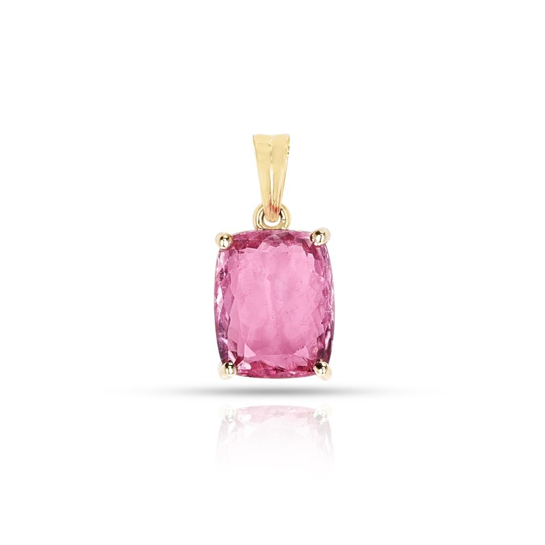 Pink Tourmaline Pendant '5 Ct', 18K Yellow Gold In New Condition For Sale In New York, NY