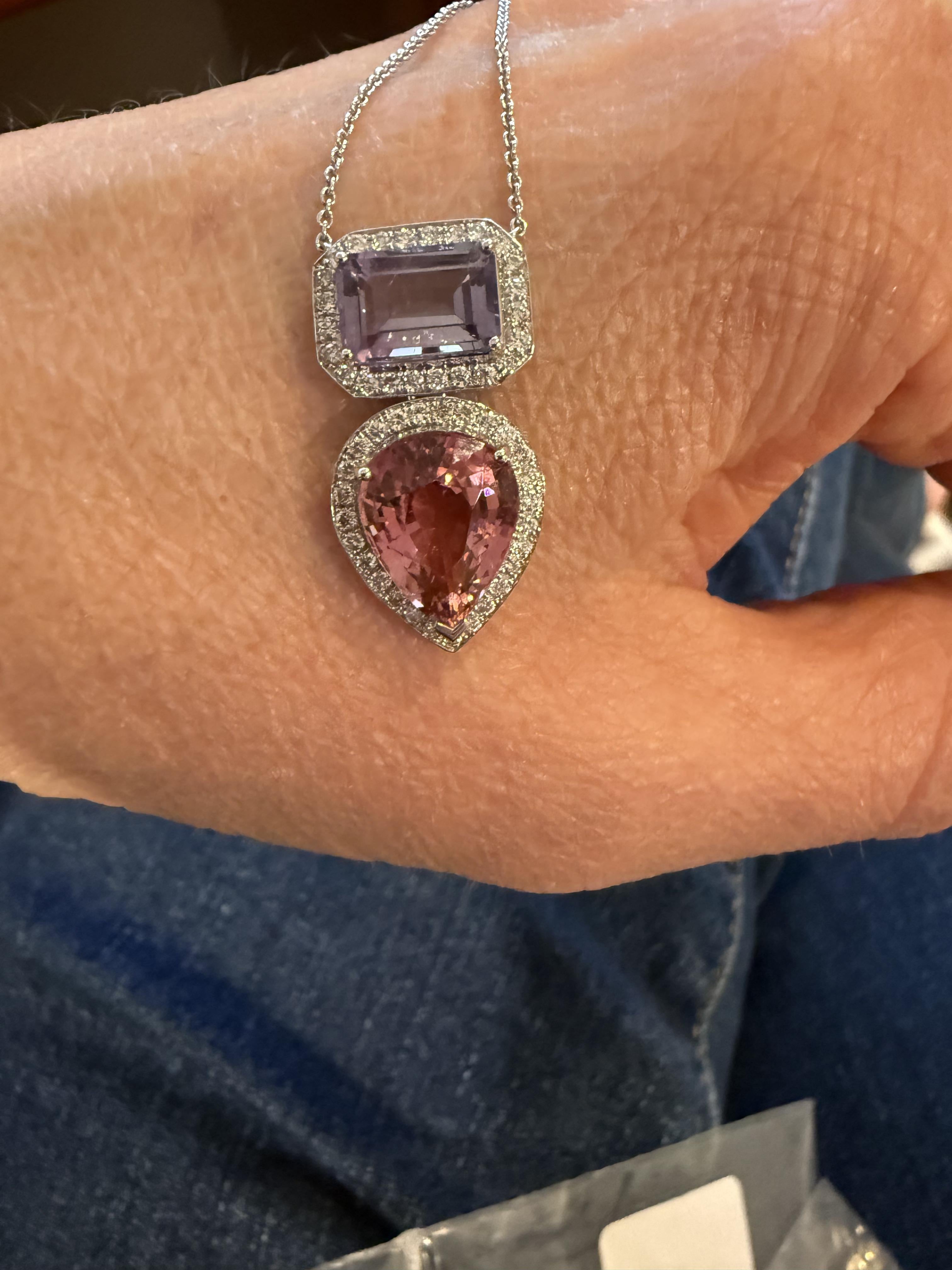 Ciondolo a goccia con tormalina rosa e spinello viola in oro bianco 18 carati con diamanti in vendita 3