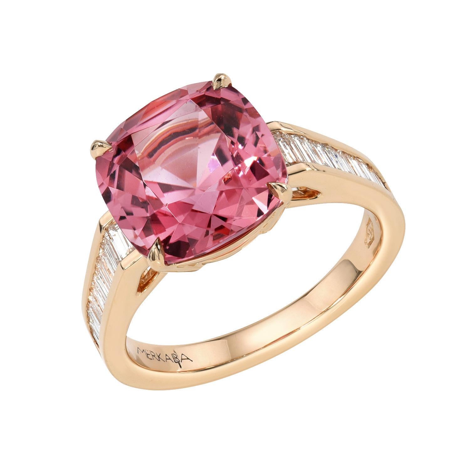Remarkable 5.25 carat Pink Tourmaline cushion, 18K rose gold ring, decorated with a total of 0.56 carat collection baguette diamonds.
Ring size 6.5. Resizing is complementary upon request.
Returns are accepted and paid by us within 7 days of