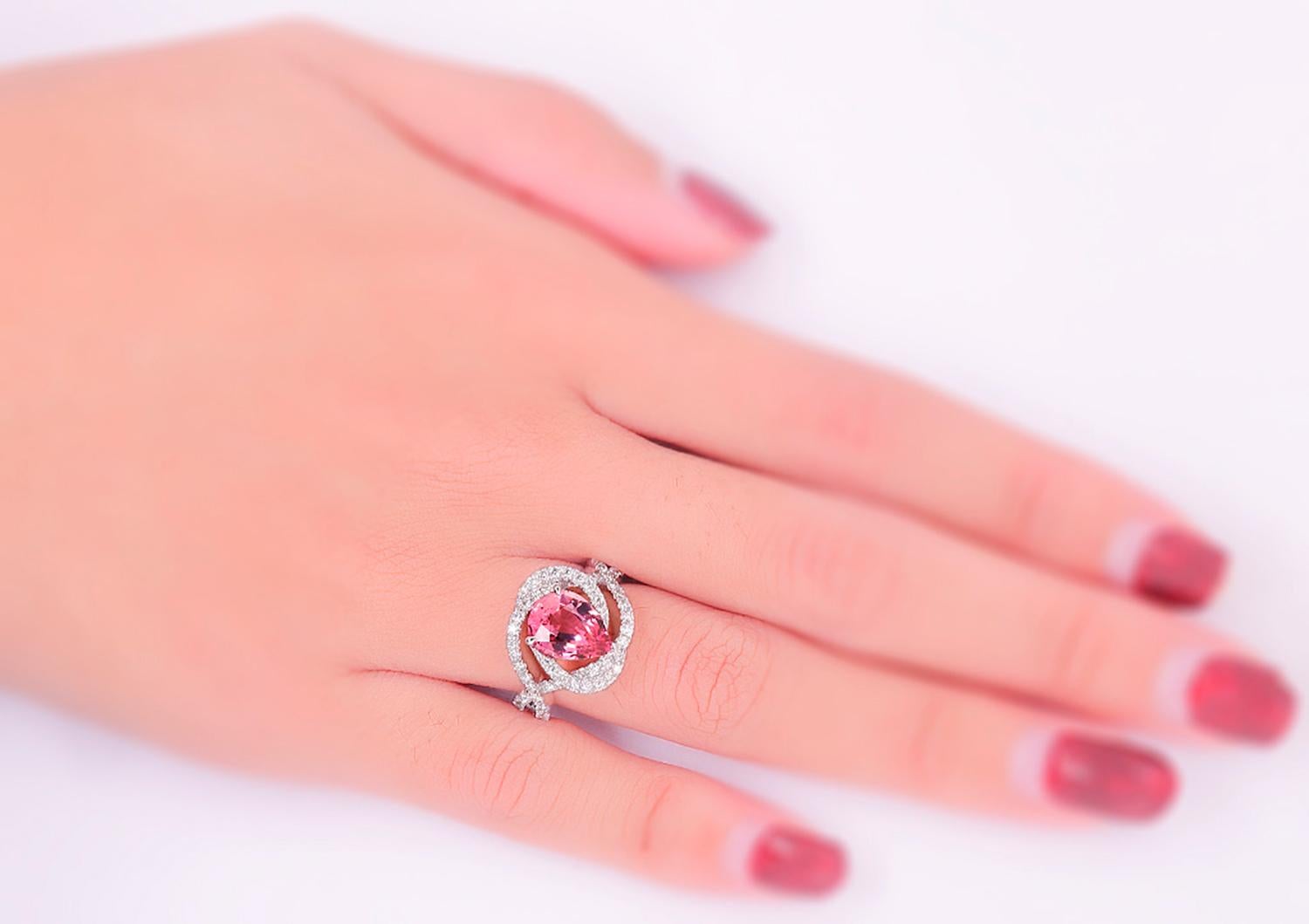 Anillo Turmalina Rosa Diamantes 2,85 Quilates Oro Blanco 18K Contemporáneo en venta