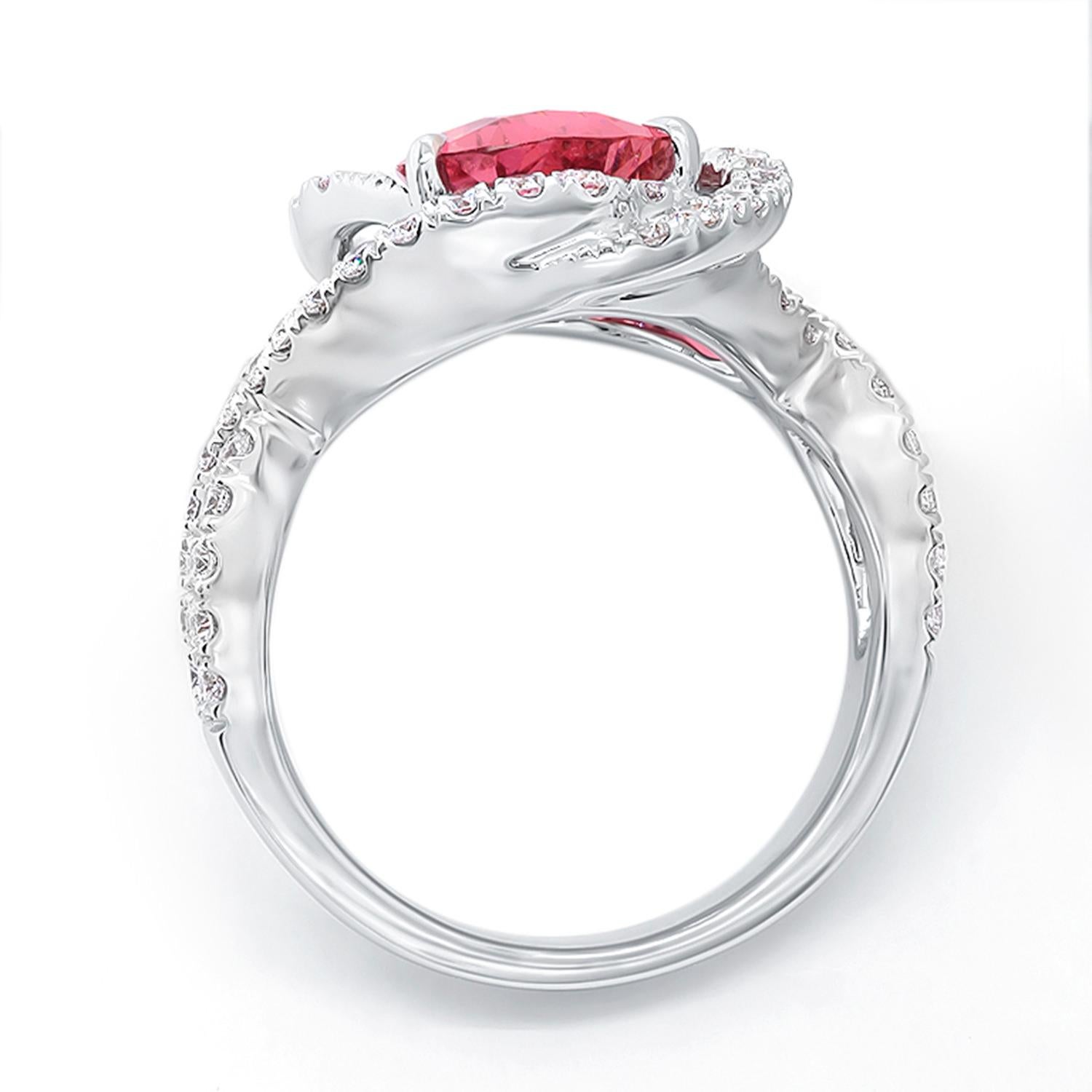Anillo Turmalina Rosa Diamantes 2,85 Quilates Oro Blanco 18K Corte pera en venta