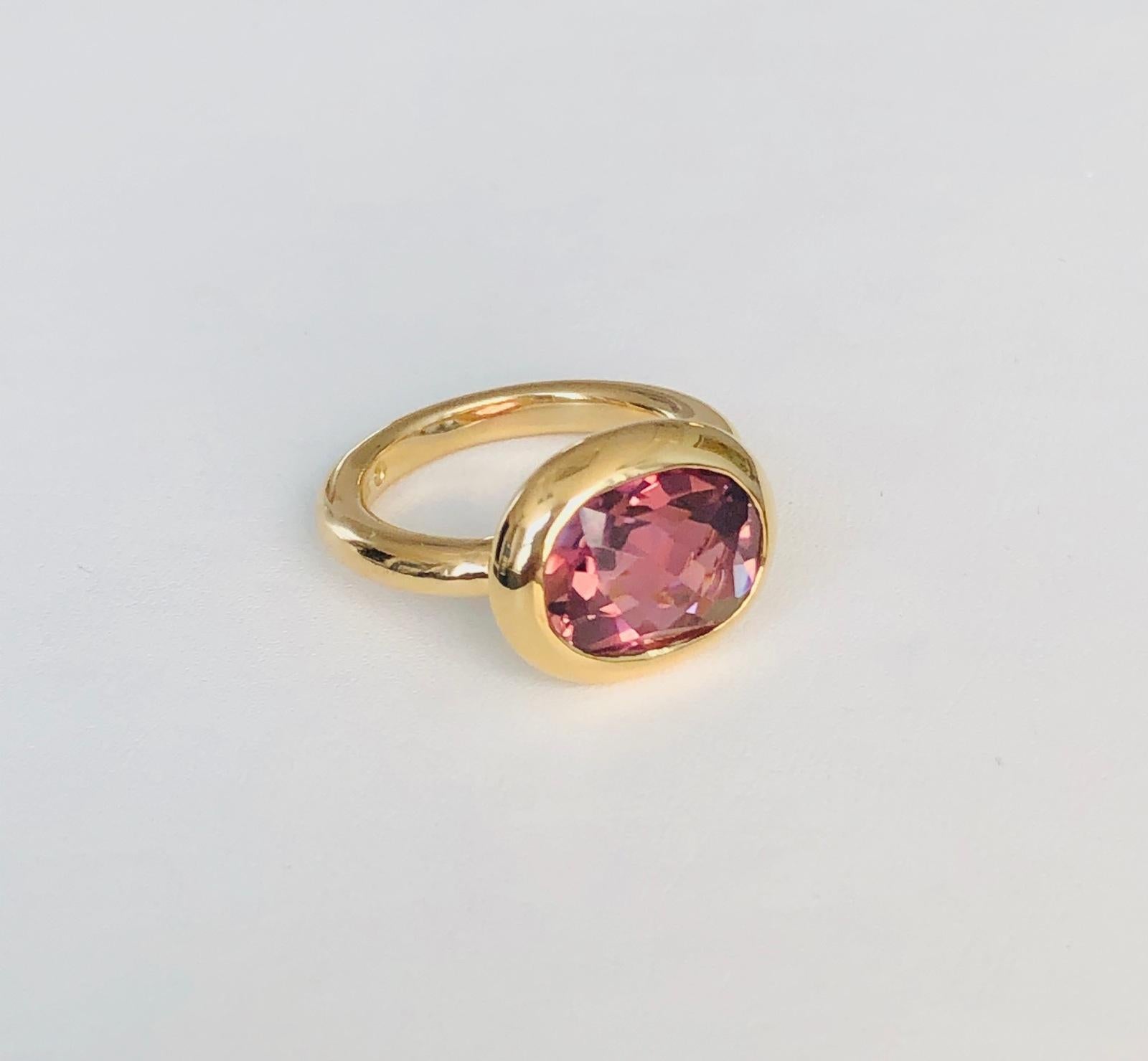 Women's 18 Karat Gold Pink Tourmaline Ring For Sale