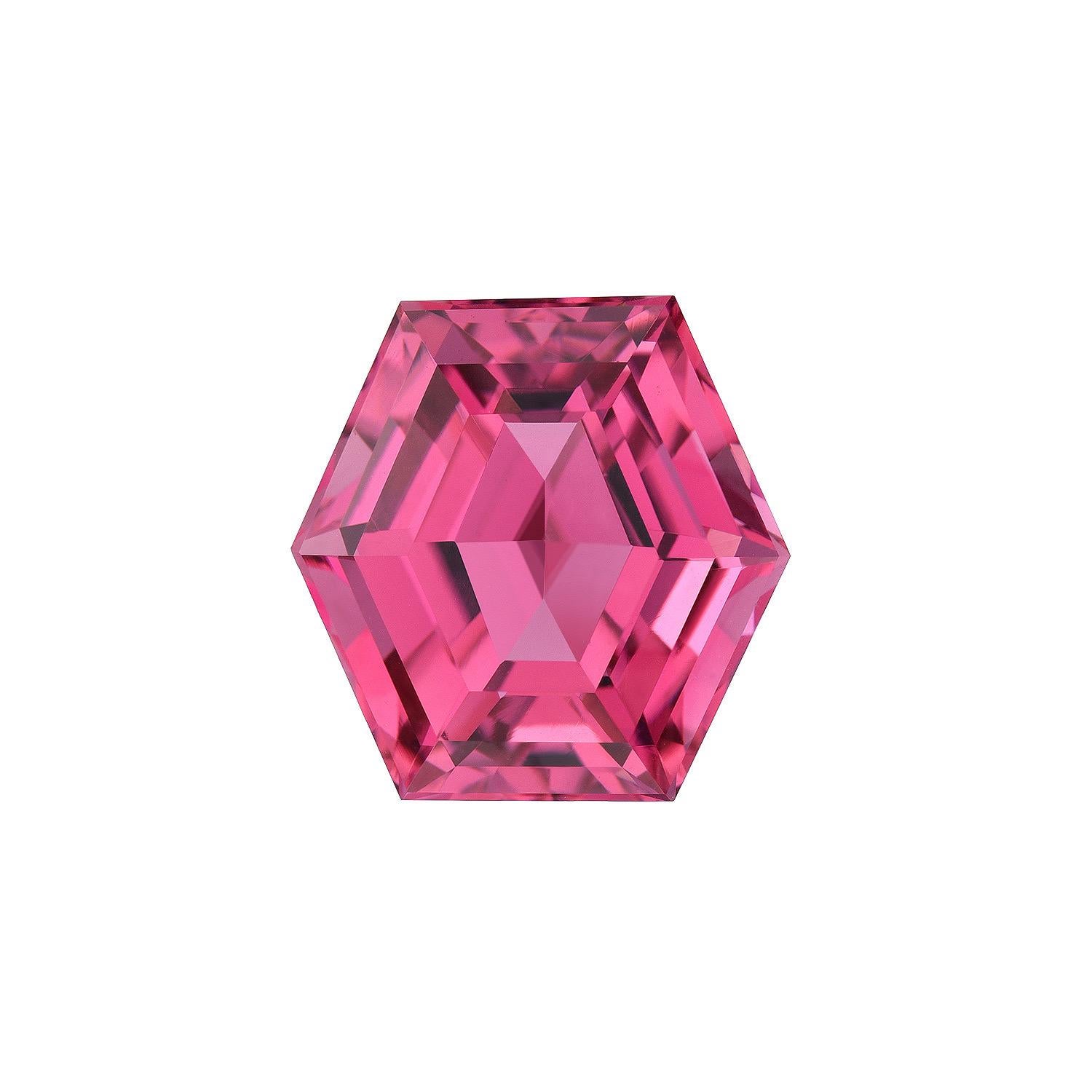 Contemporain Bague en tourmaline rose de 5,50 carats en forme d'hexagone en vente