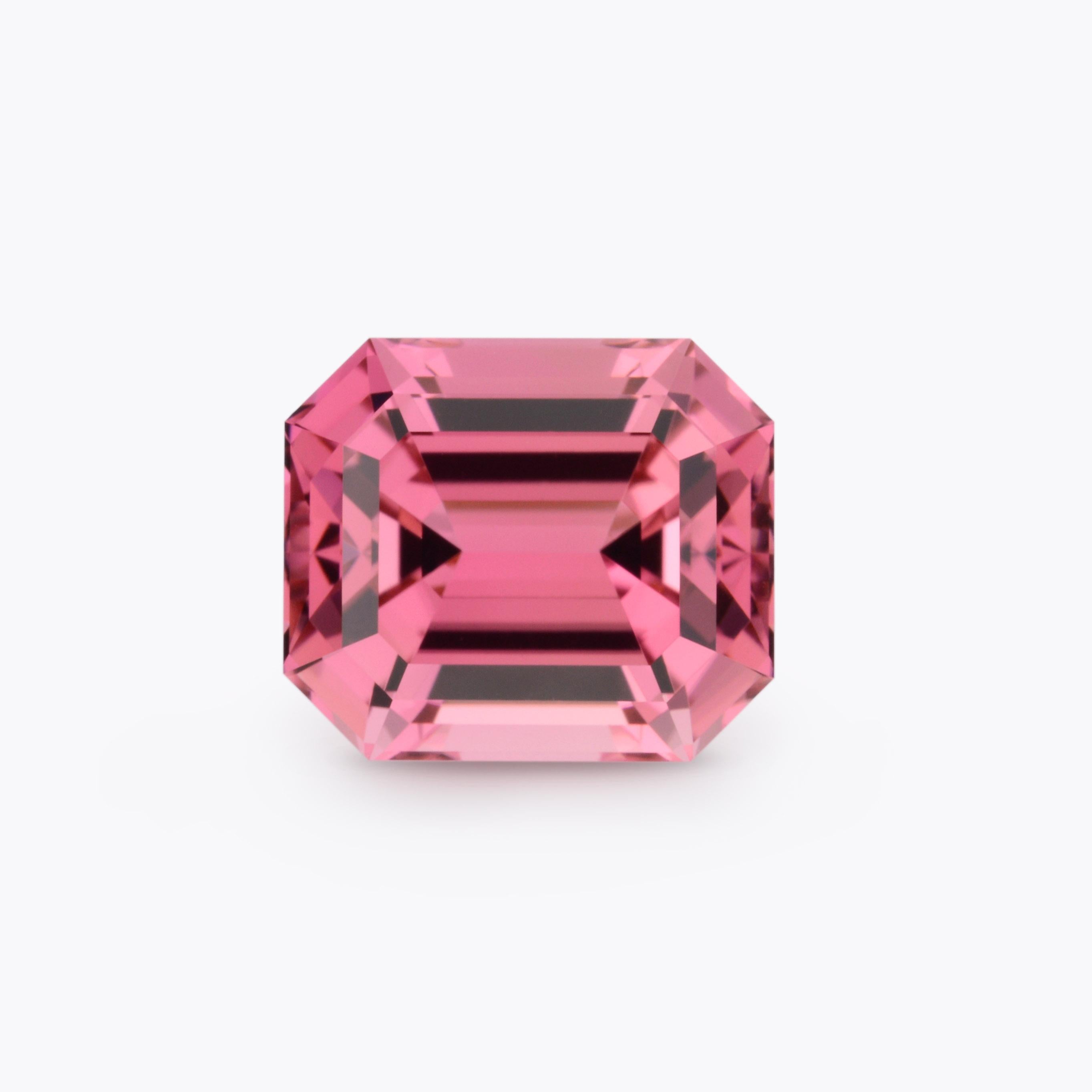 Contemporain Bague en tourmaline rose de 4,15 carats, pierre précieuse non montée taille émeraude en vente