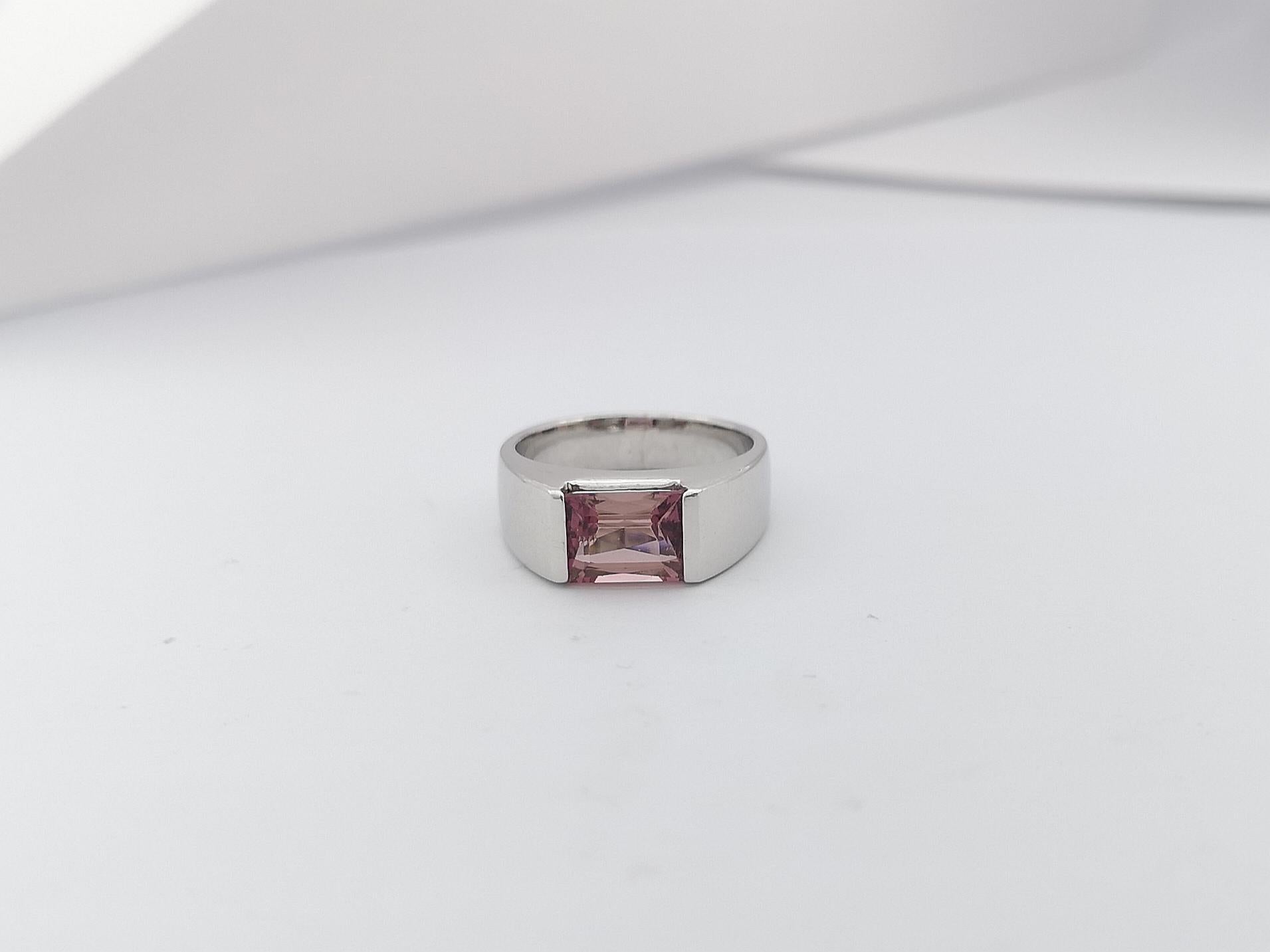 Women's or Men's Pink Tourmaline Ring Set in 18 Karat White Gold Settings For Sale