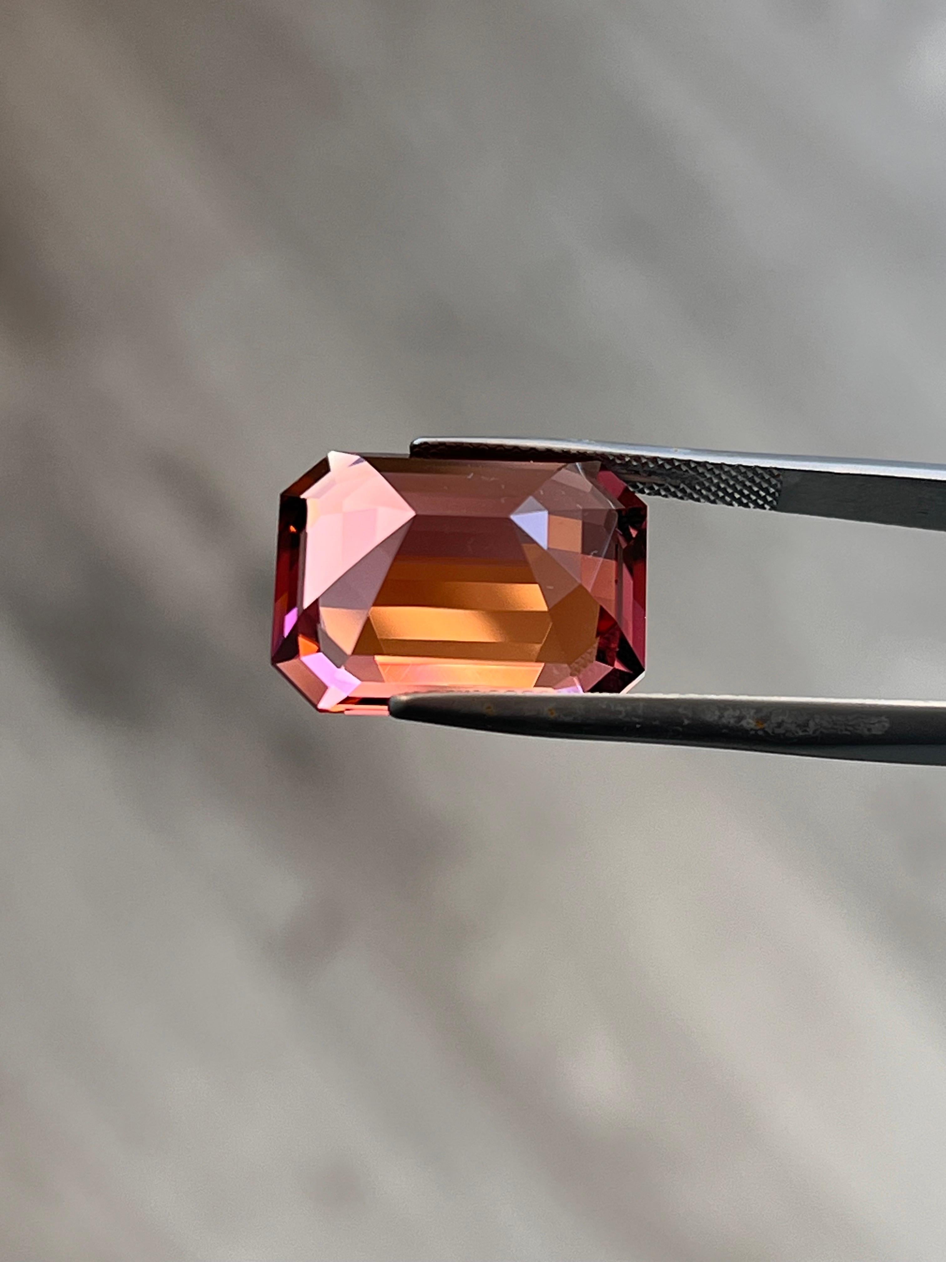 Women's 21.22-Carat Pink Tourmaline with Orange Undertones: Rare Gem for Luxury Jewelry For Sale