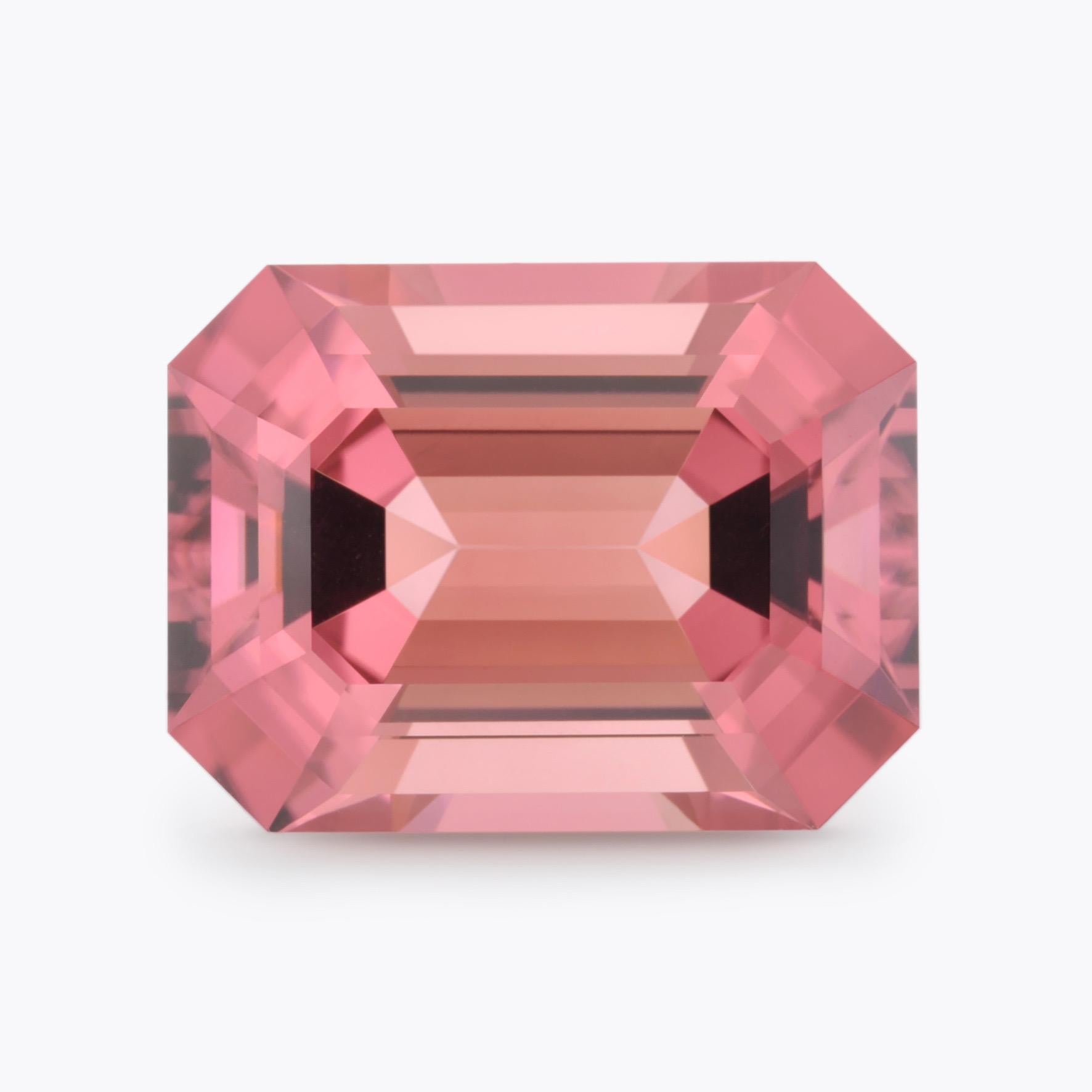 21.22-Carat Pink Tourmaline with Orange Undertones: Rare Gem for Luxury Jewelry For Sale 1